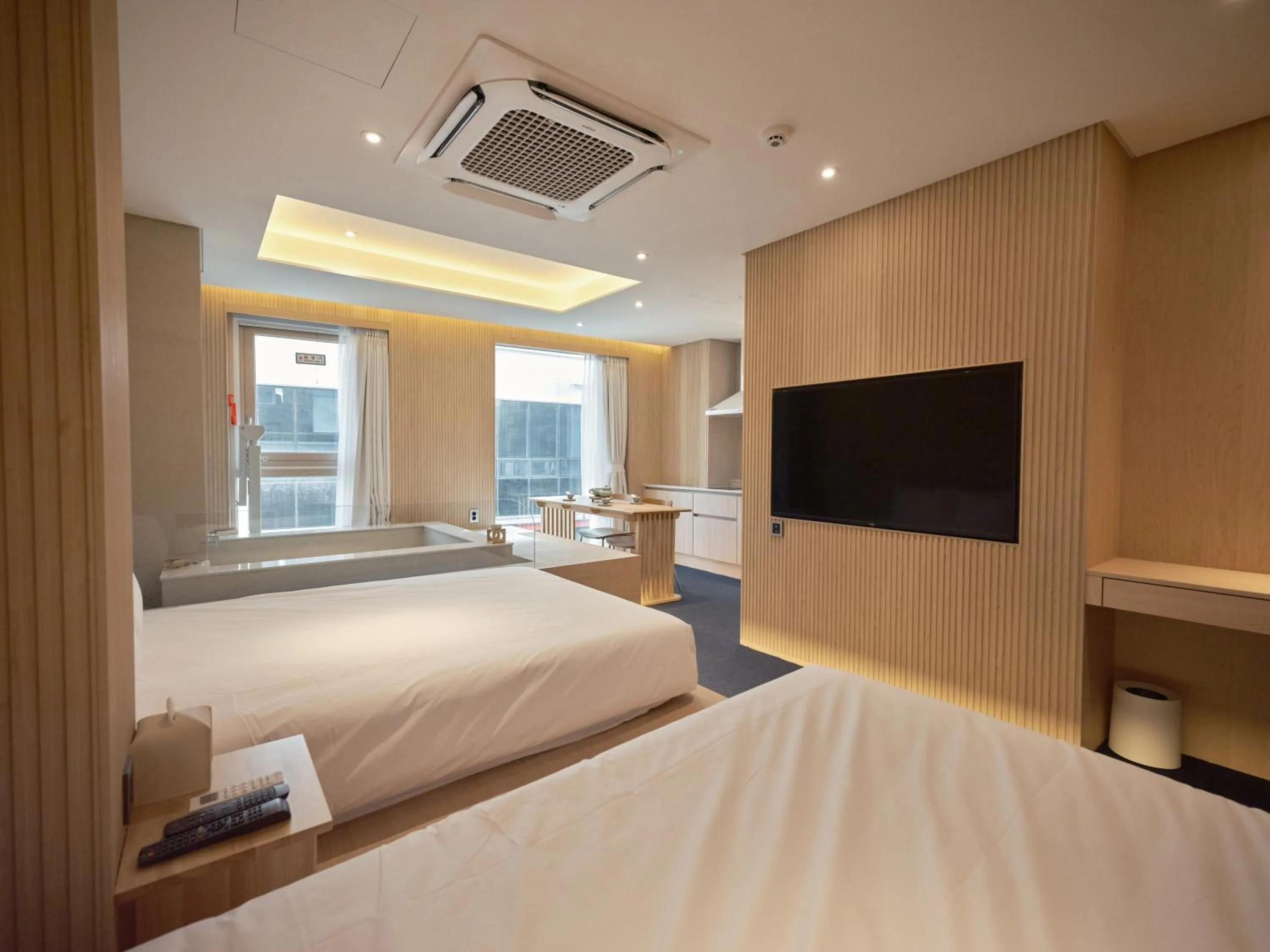 Bedroom, Bed in UH Suite Seoul Square