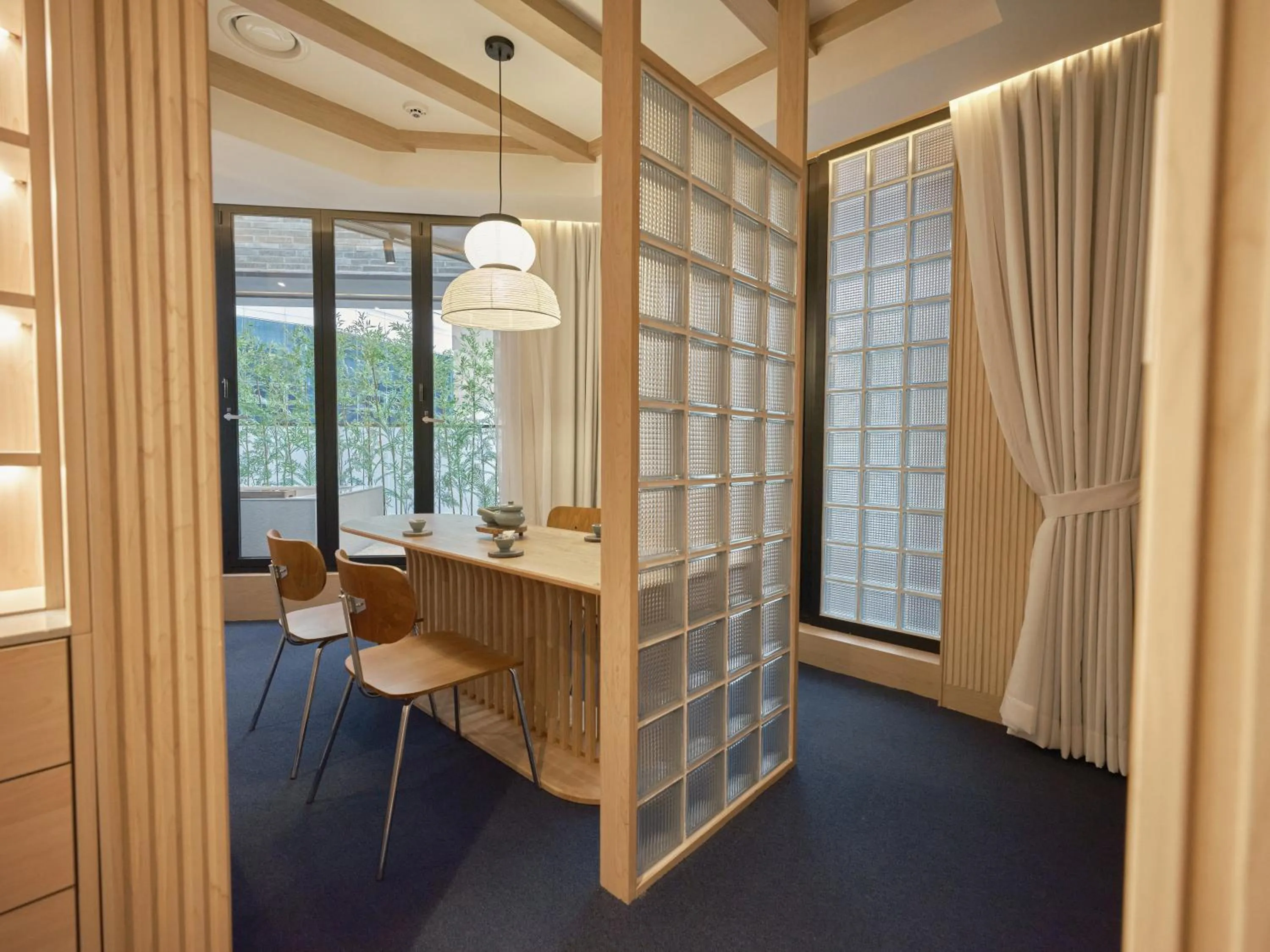 Dining area in UH Suite Seoul Square