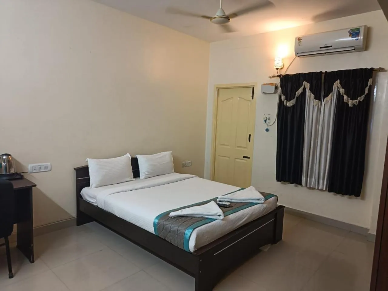 Bed in Trinetraa Inc