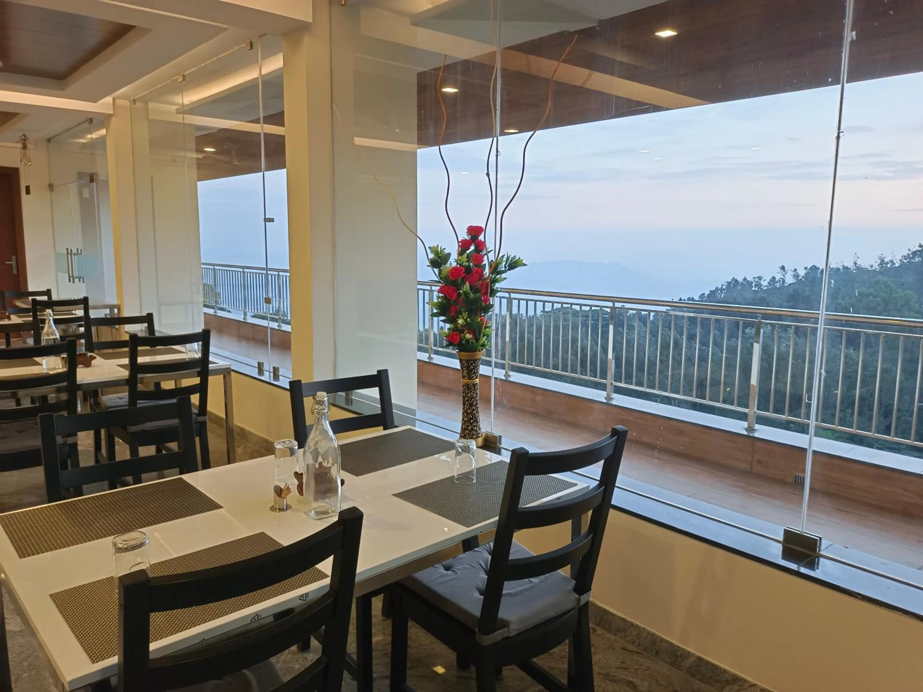 Restaurant/places to eat in CLIFFVIEW RESORT
