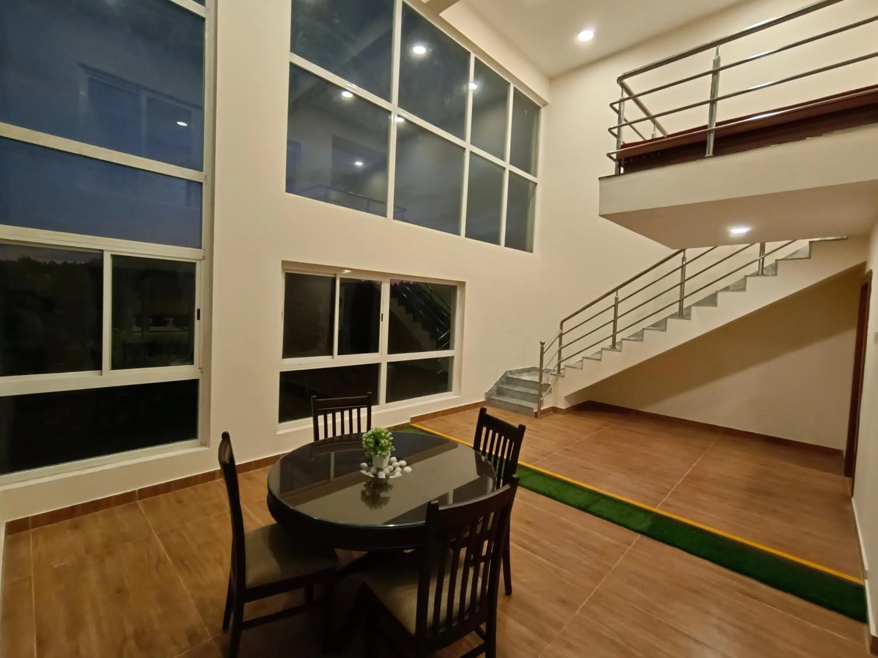 Dining area in CLIFFVIEW RESORT