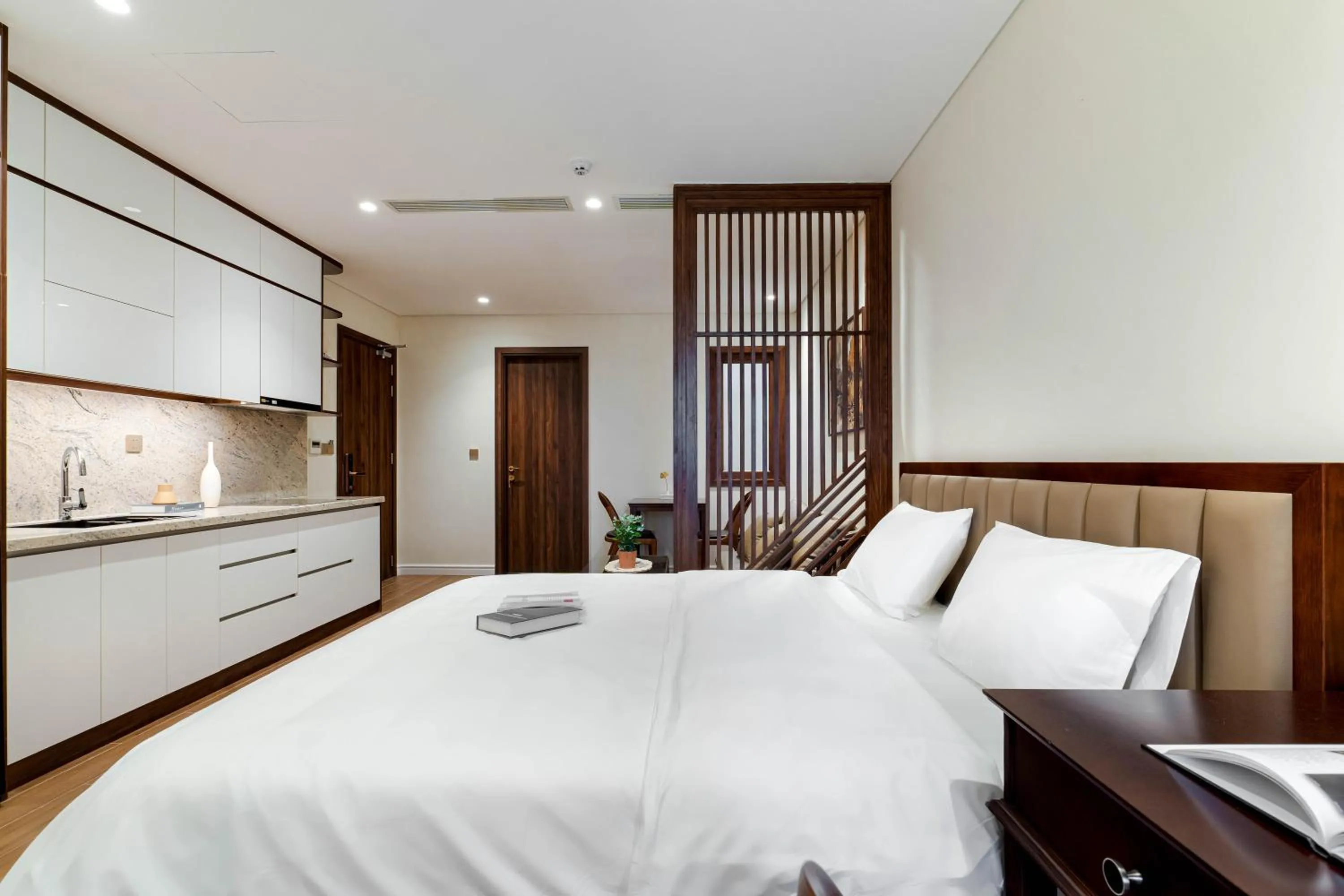 Property building, Bed in MK Riverside Apartment by Haviland