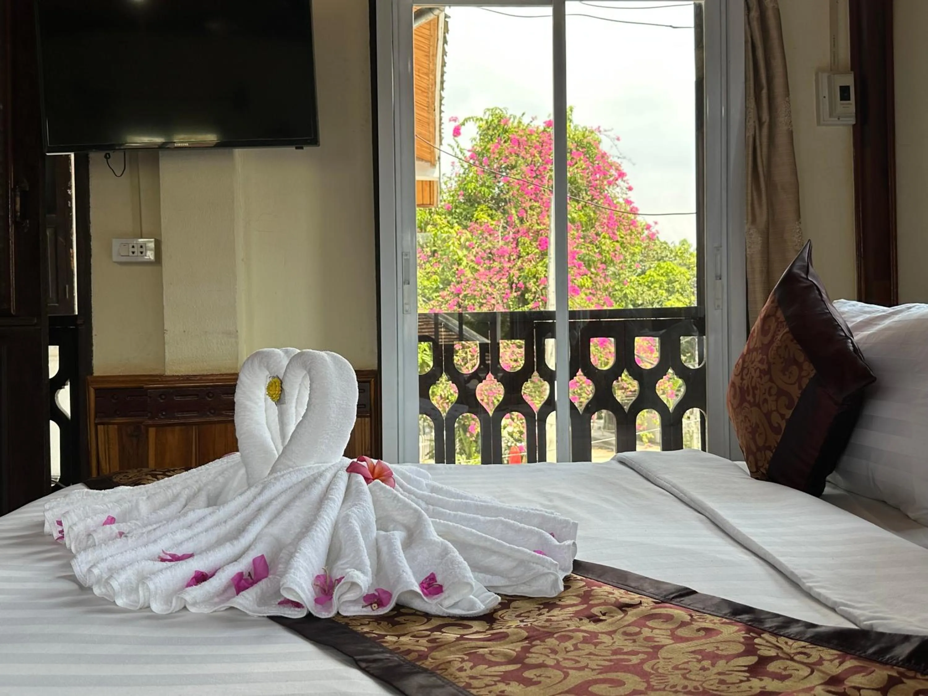 View (from property/room), Bed in Villa Thida Mekong Riverside