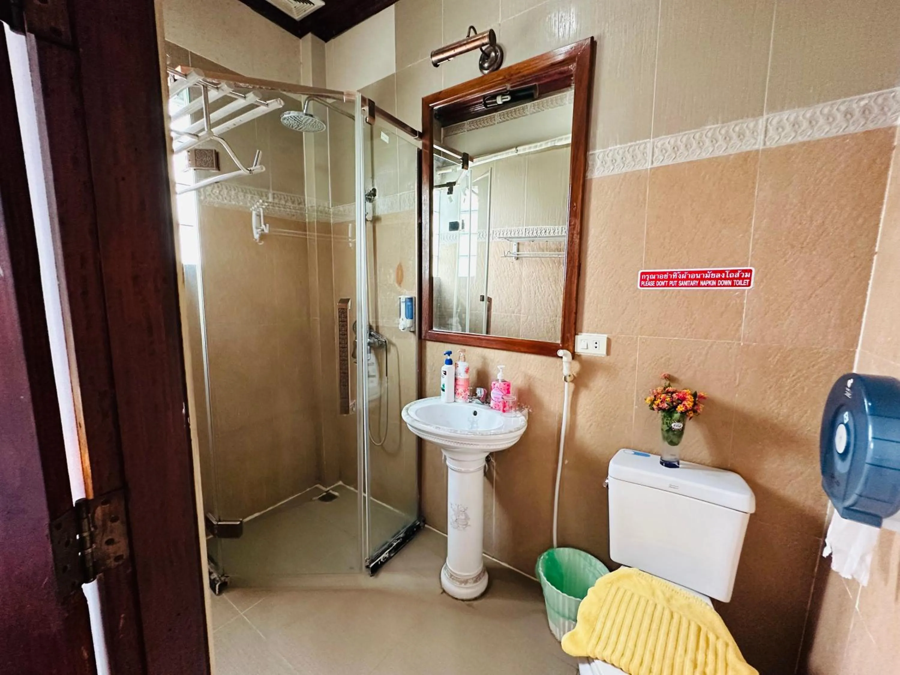 Toilet in Villa Thida Mekong Riverside