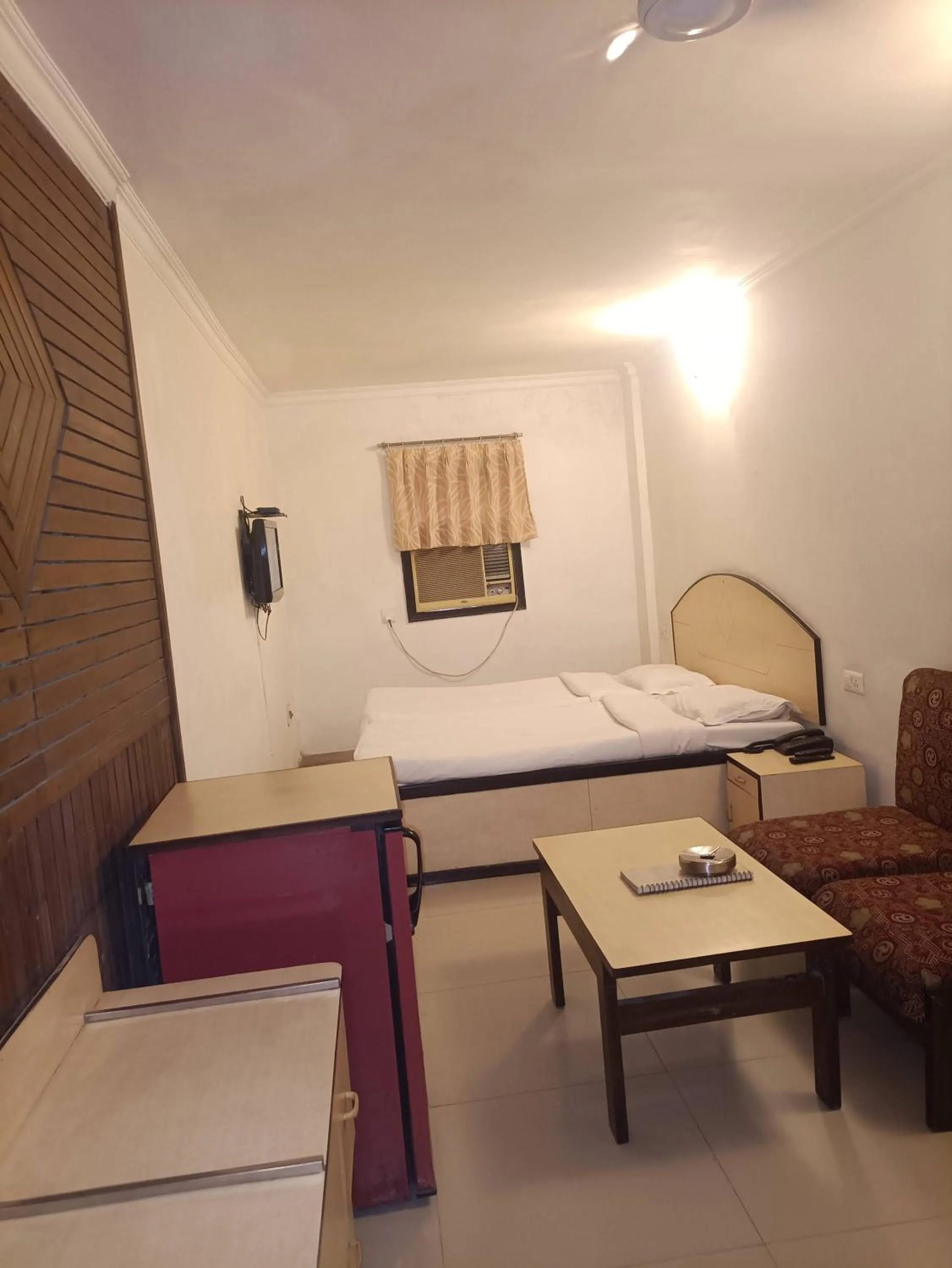 hair dresser, Bed in Hotel Mohan