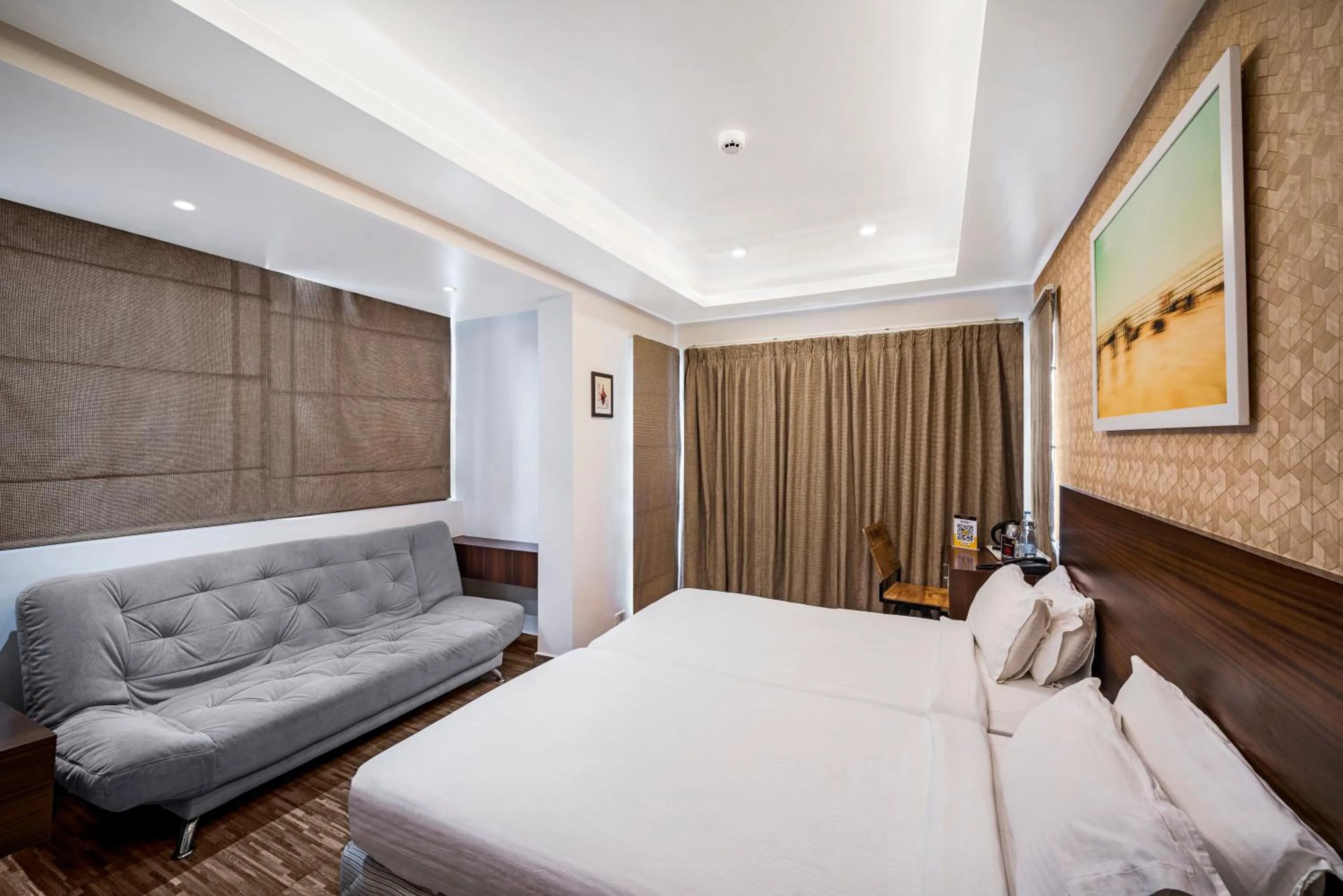 Deluxe Studio - single occupancy in Treebo Premium Twin Star