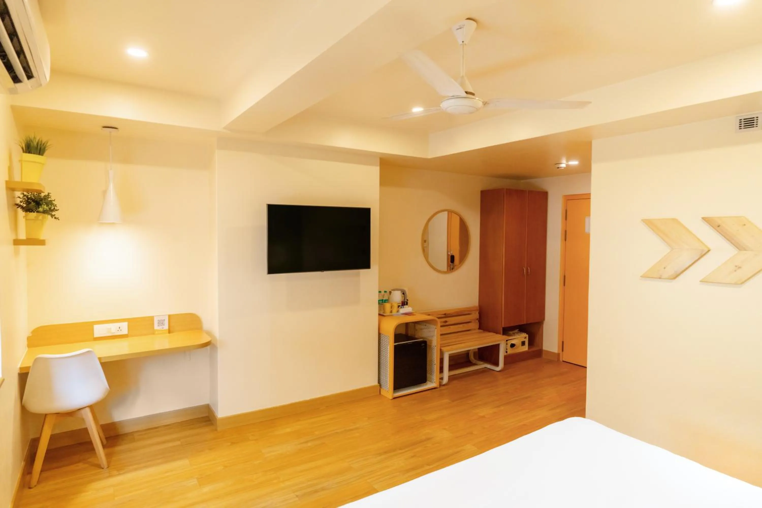 Bedroom, Bed in Bloom Hotel - Cyber Towers