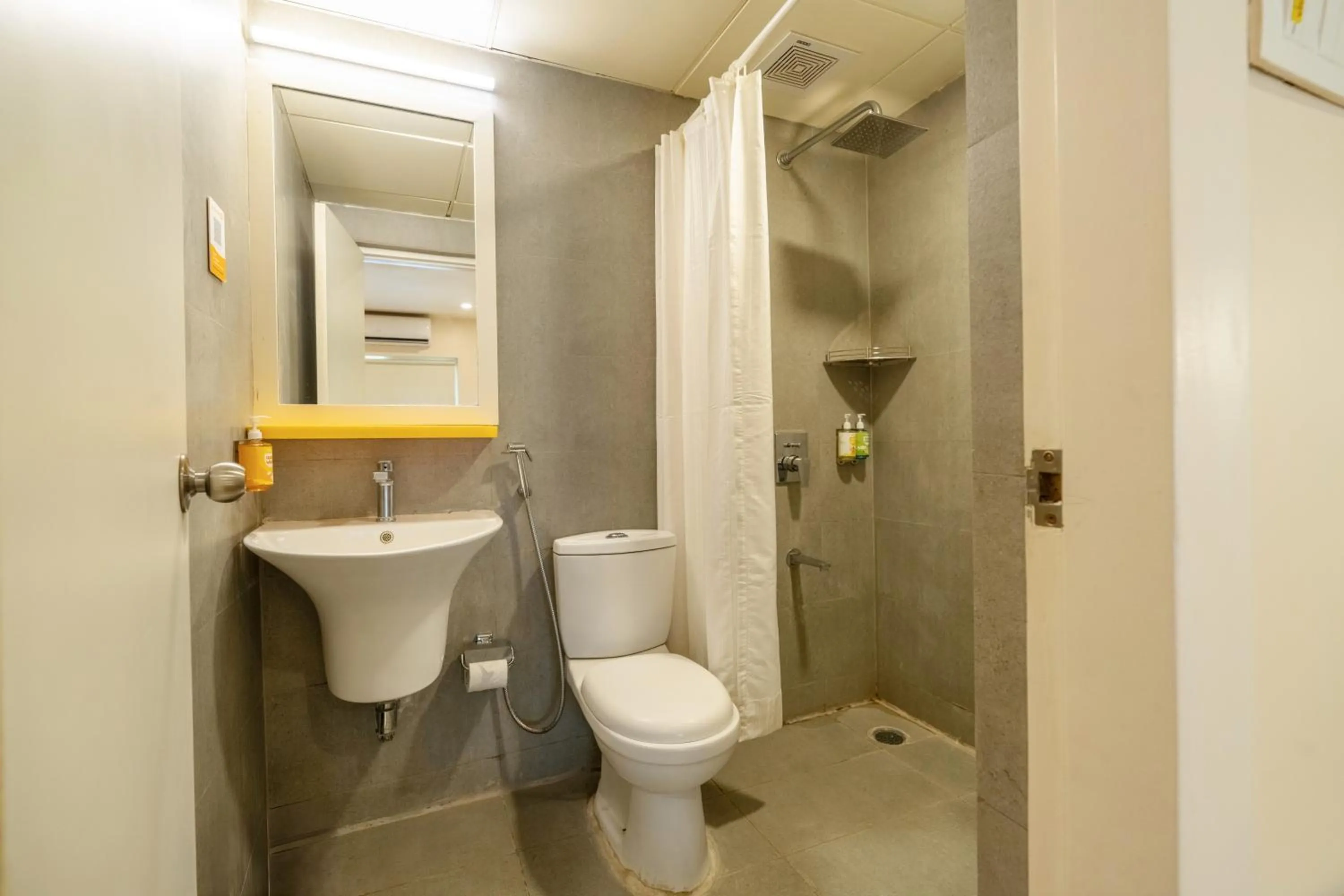 Bathroom in Bloom Hotel - Cyber Towers