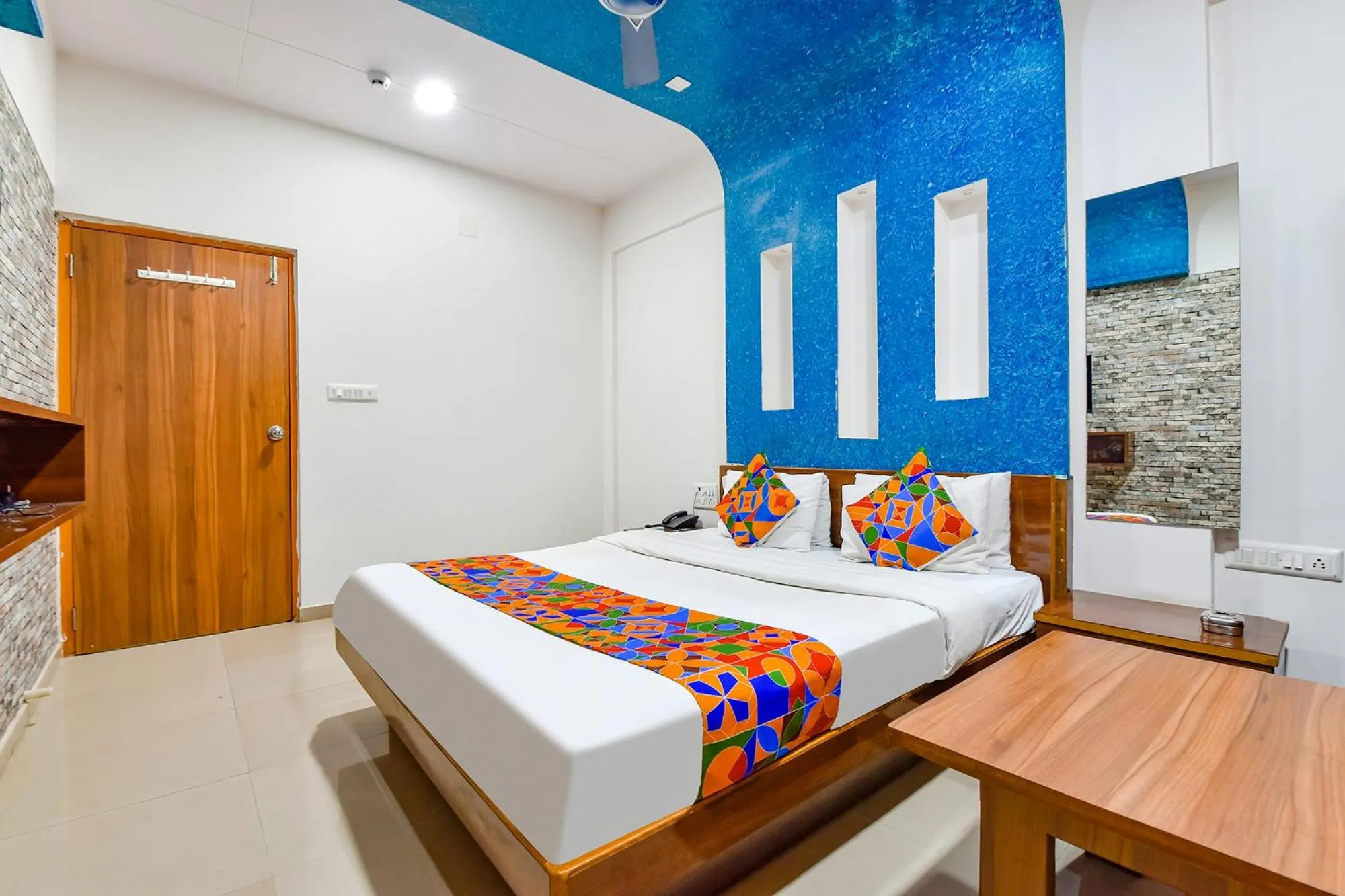 Living room, Bed in FabHotel Raj Ratna - Nr Ashram Road