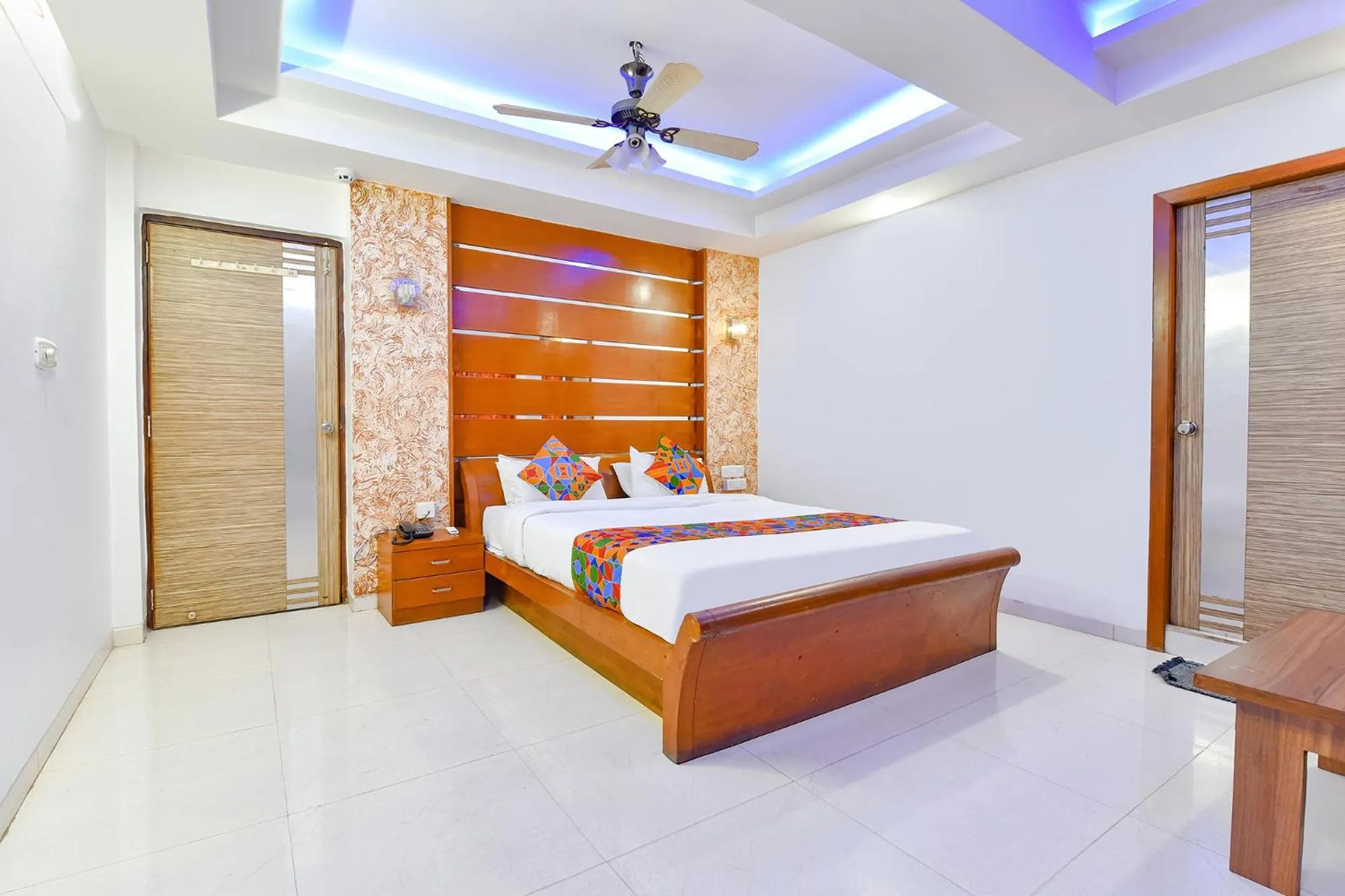 Living room, Bed in FabHotel Raj Ratna - Nr Ashram Road