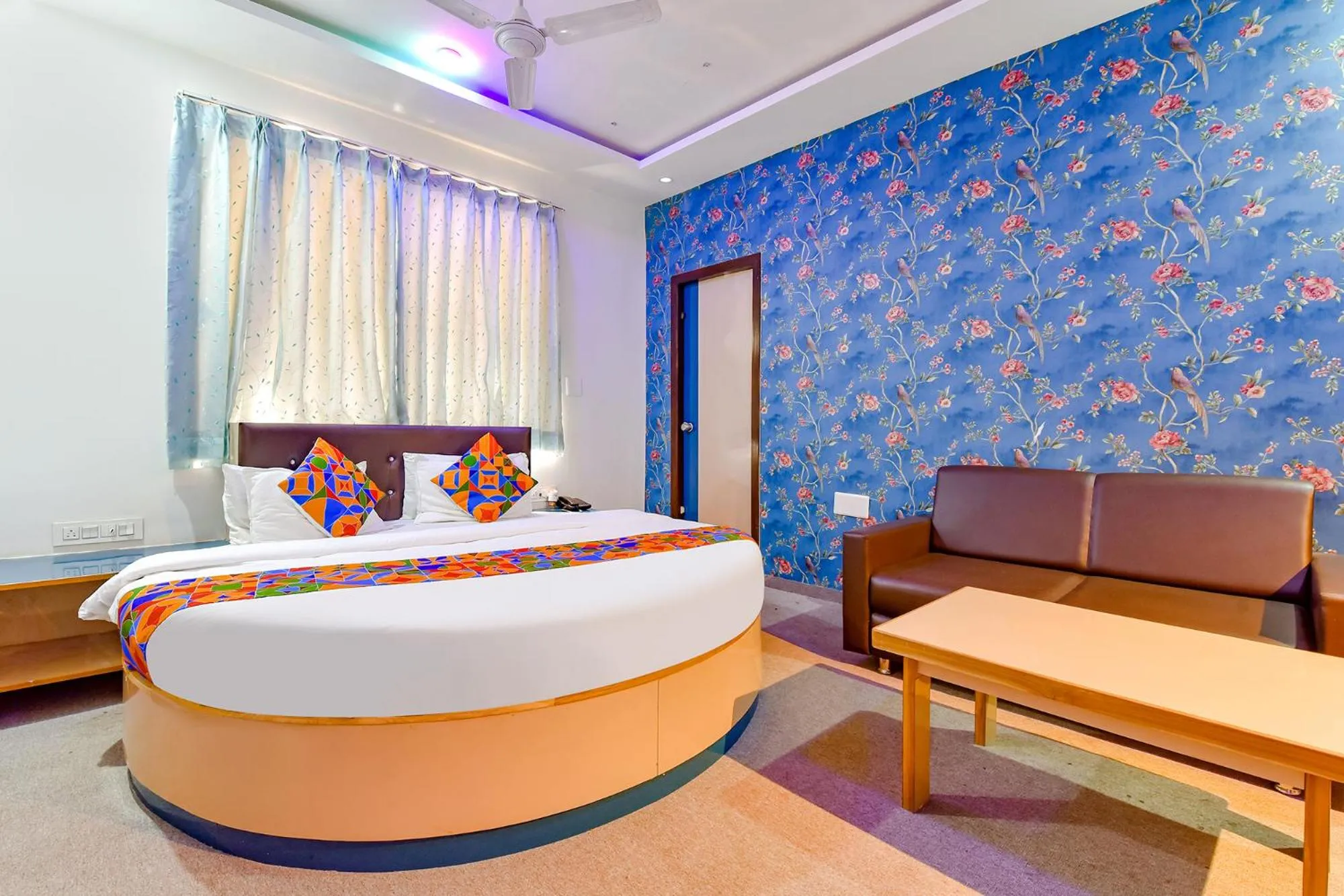 Living room, Bed in FabHotel Raj Ratna - Nr Ashram Road