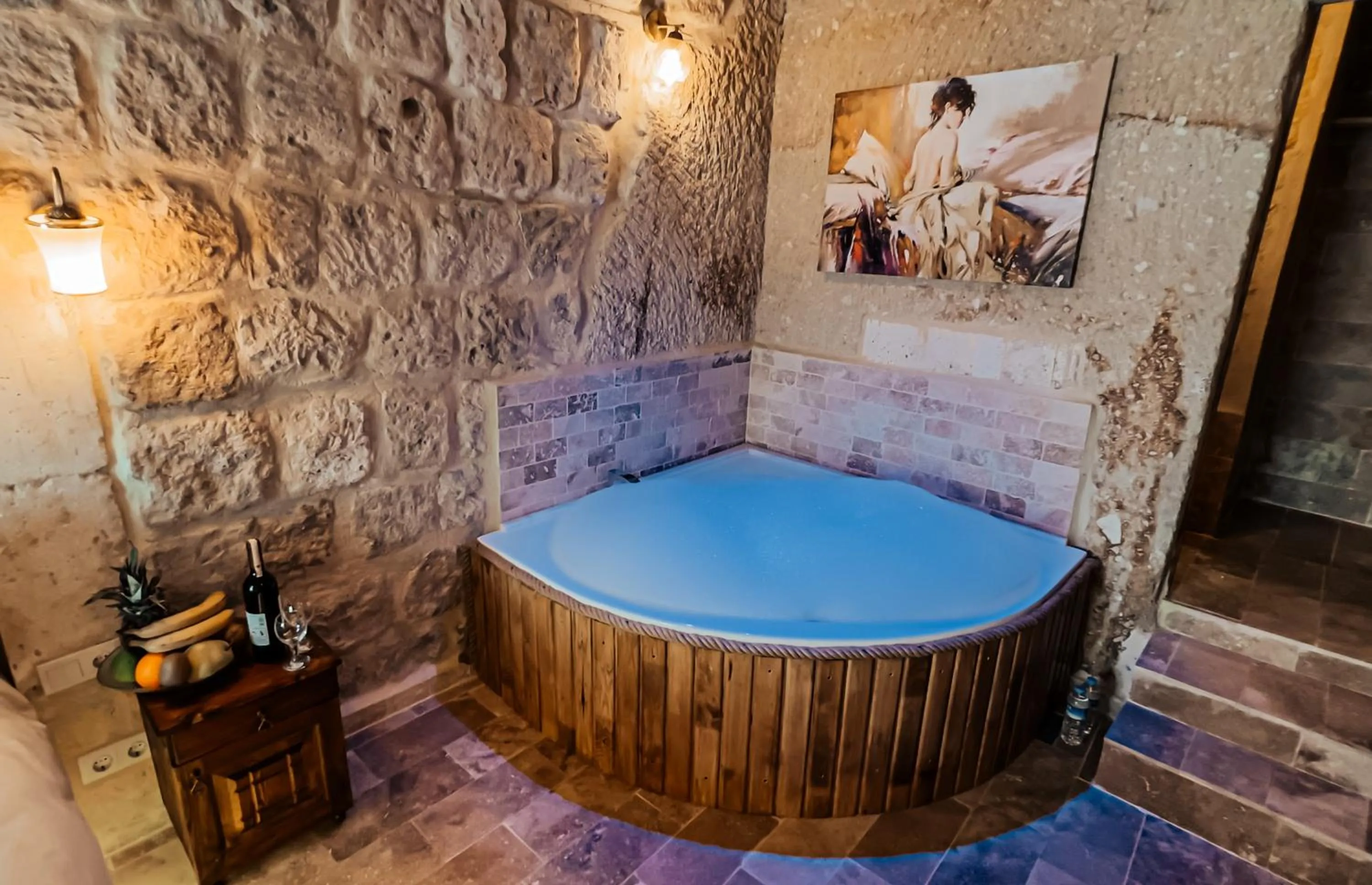 Massage in Bayar Cave Suites Special Class