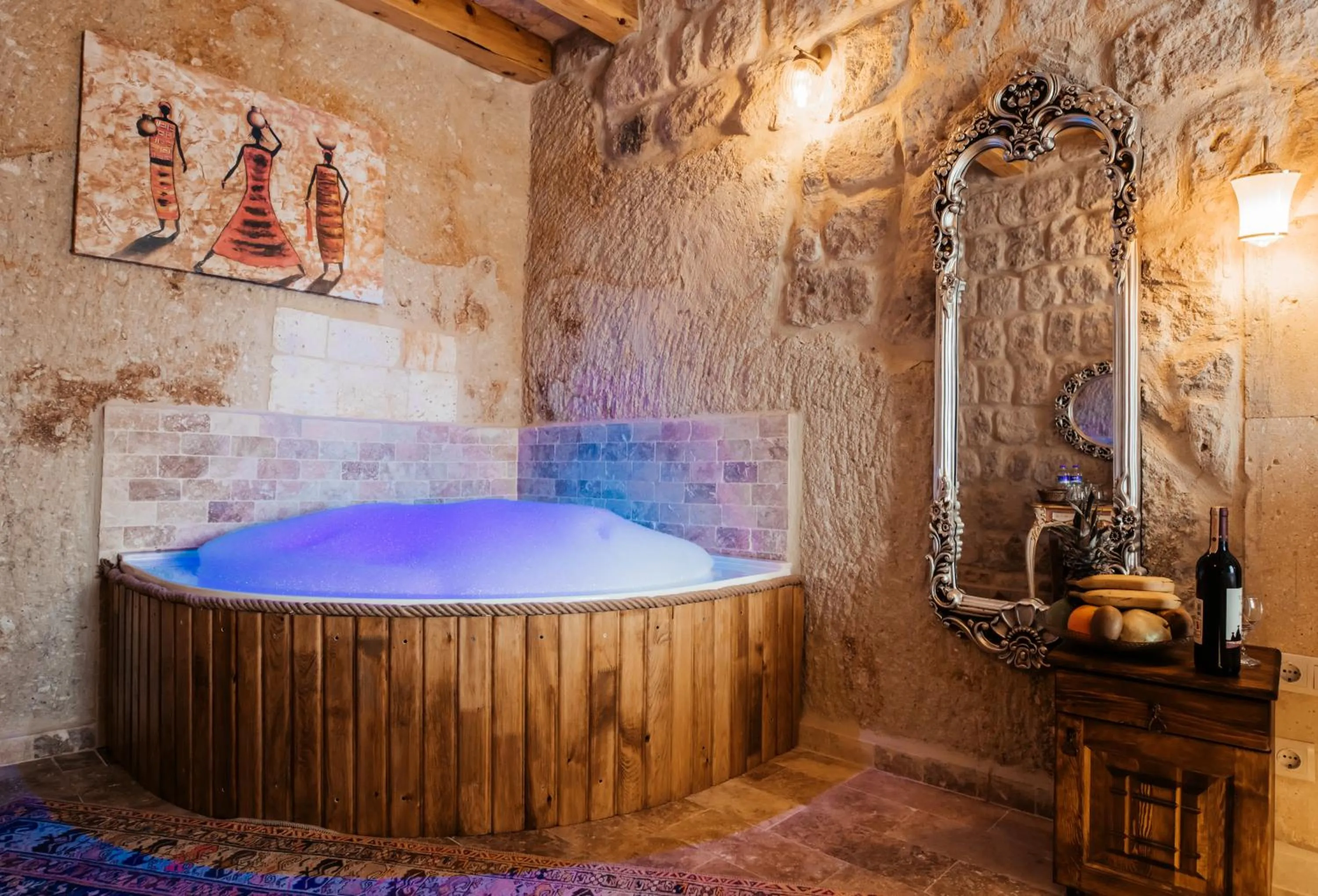 Massage in Bayar Cave Suites Special Class