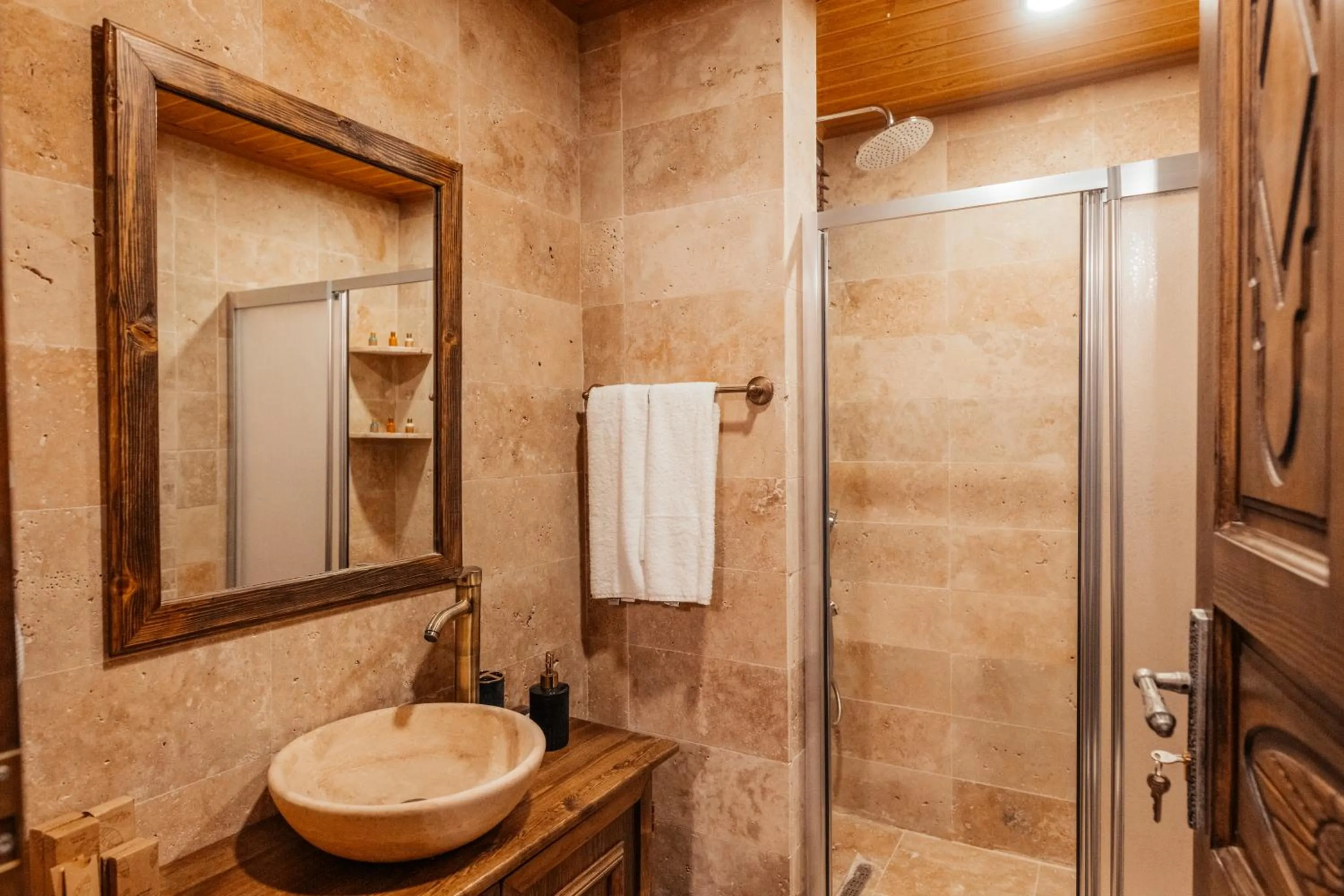 Bathroom in Bayar Cave Suites Special Class
