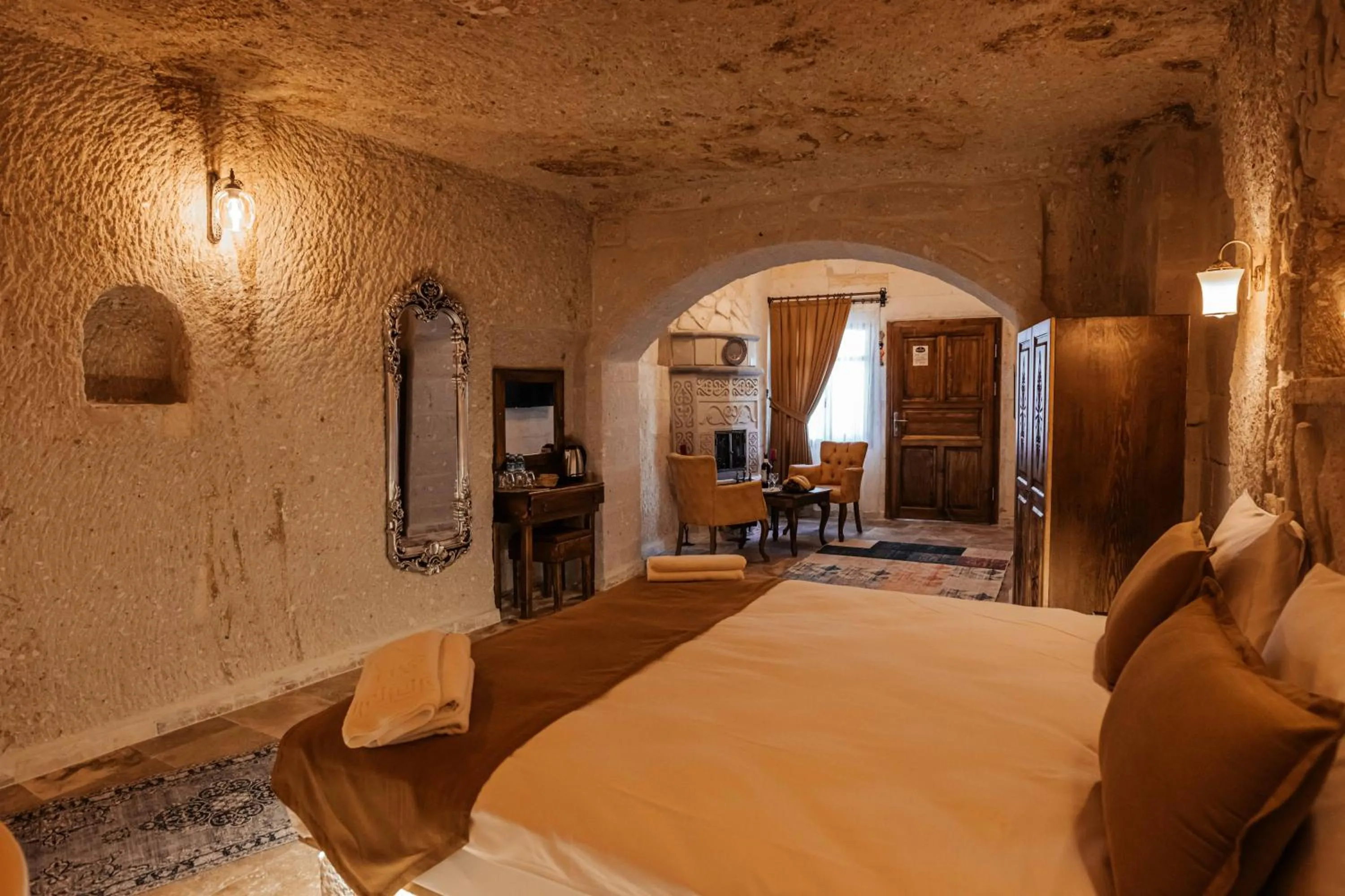 Bed in Bayar Cave Suites Special Class