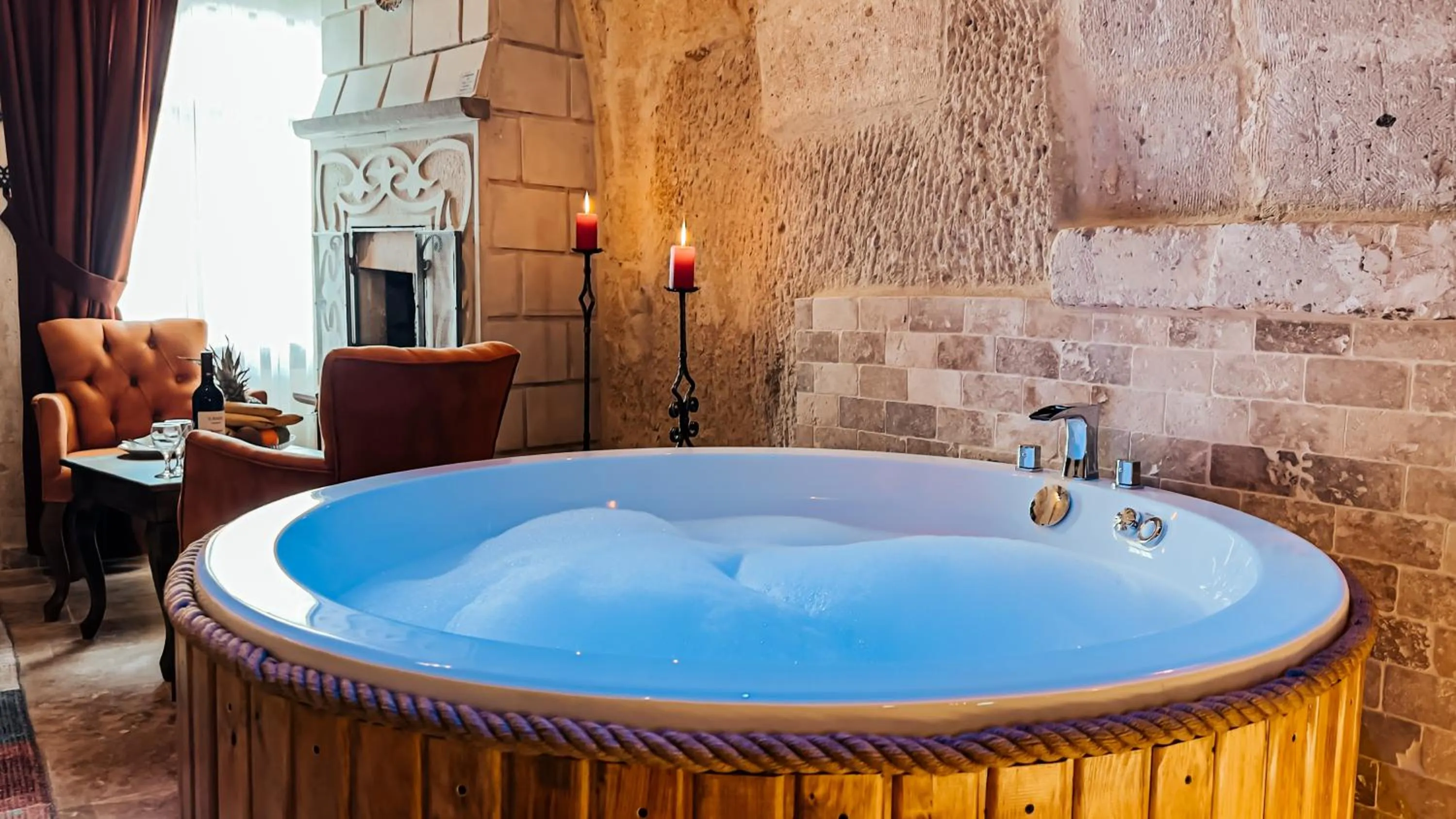 Massage in Bayar Cave Suites Special Class