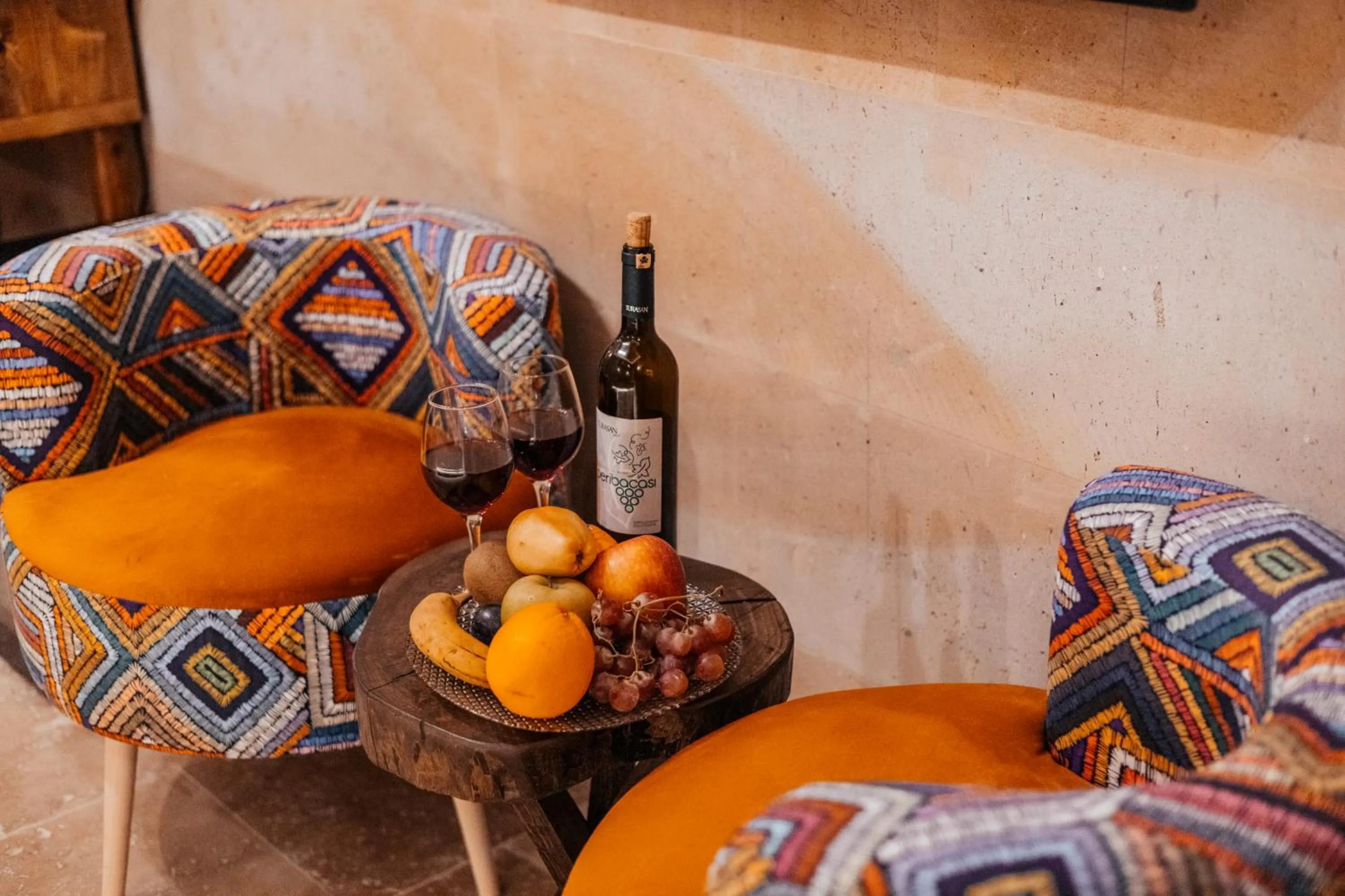 Seating area in Bayar Cave Suites Special Class