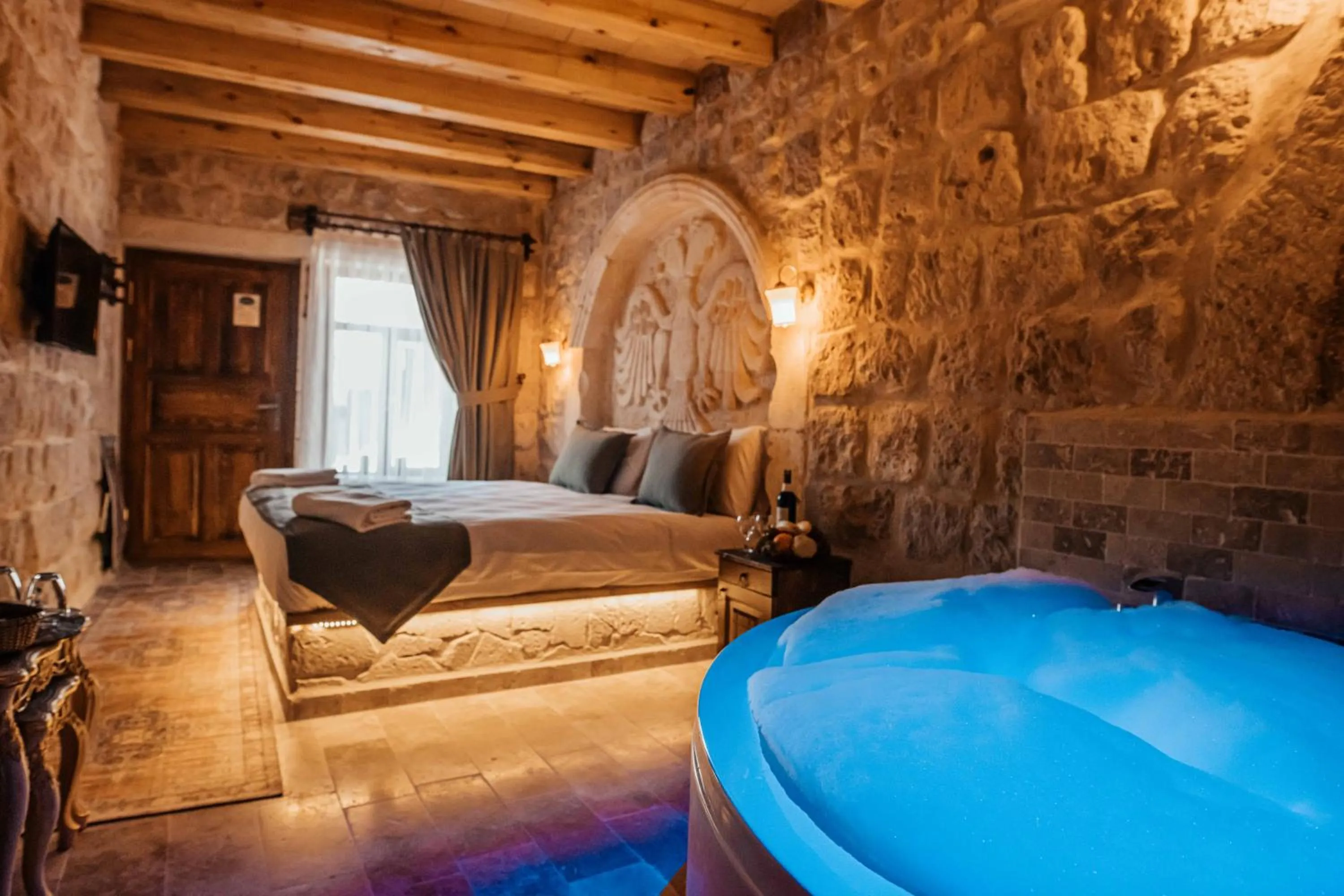 Massage, Bed in Bayar Cave Suites Special Class