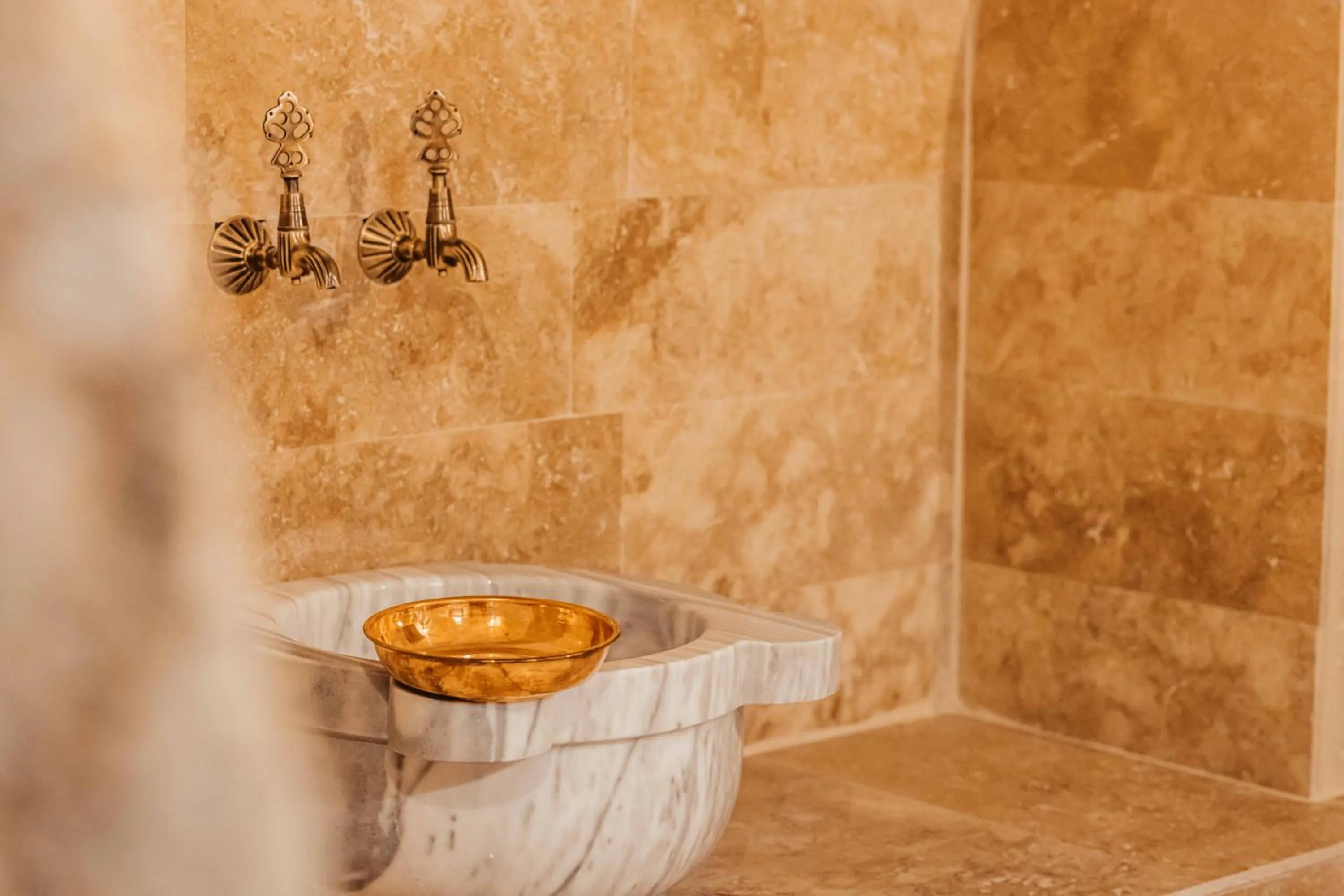 Bathroom in Bayar Cave Suites Special Class