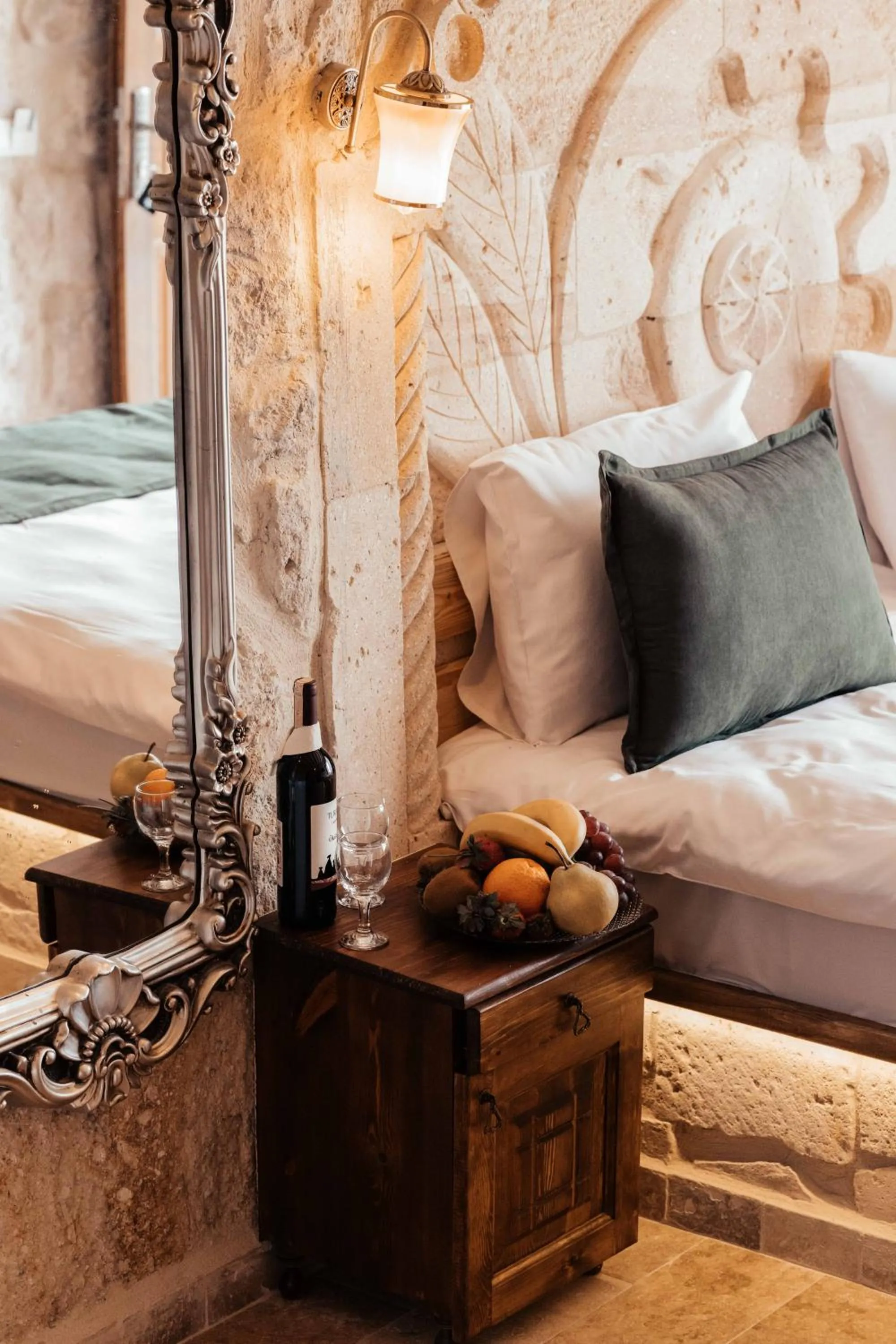 Bed in Bayar Cave Suites Special Class