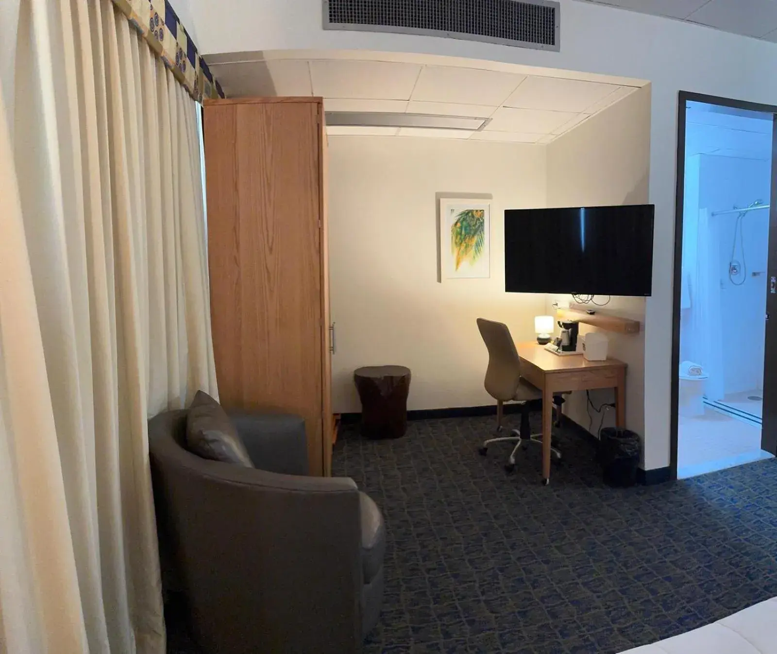 Queen Room with Two Queen Beds - Disability Access in Ficus Hotel Queen Room with Two Queen Beds - Disability Access in Ficus Hotel