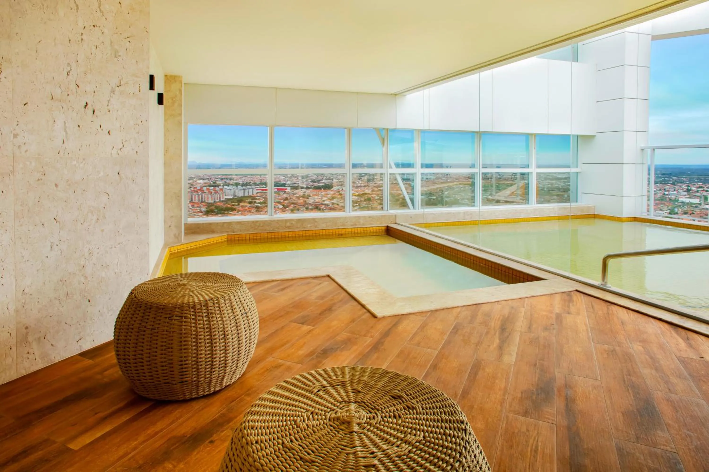 Hot Tub in NH HOTEL FEIRA DE SANTANA