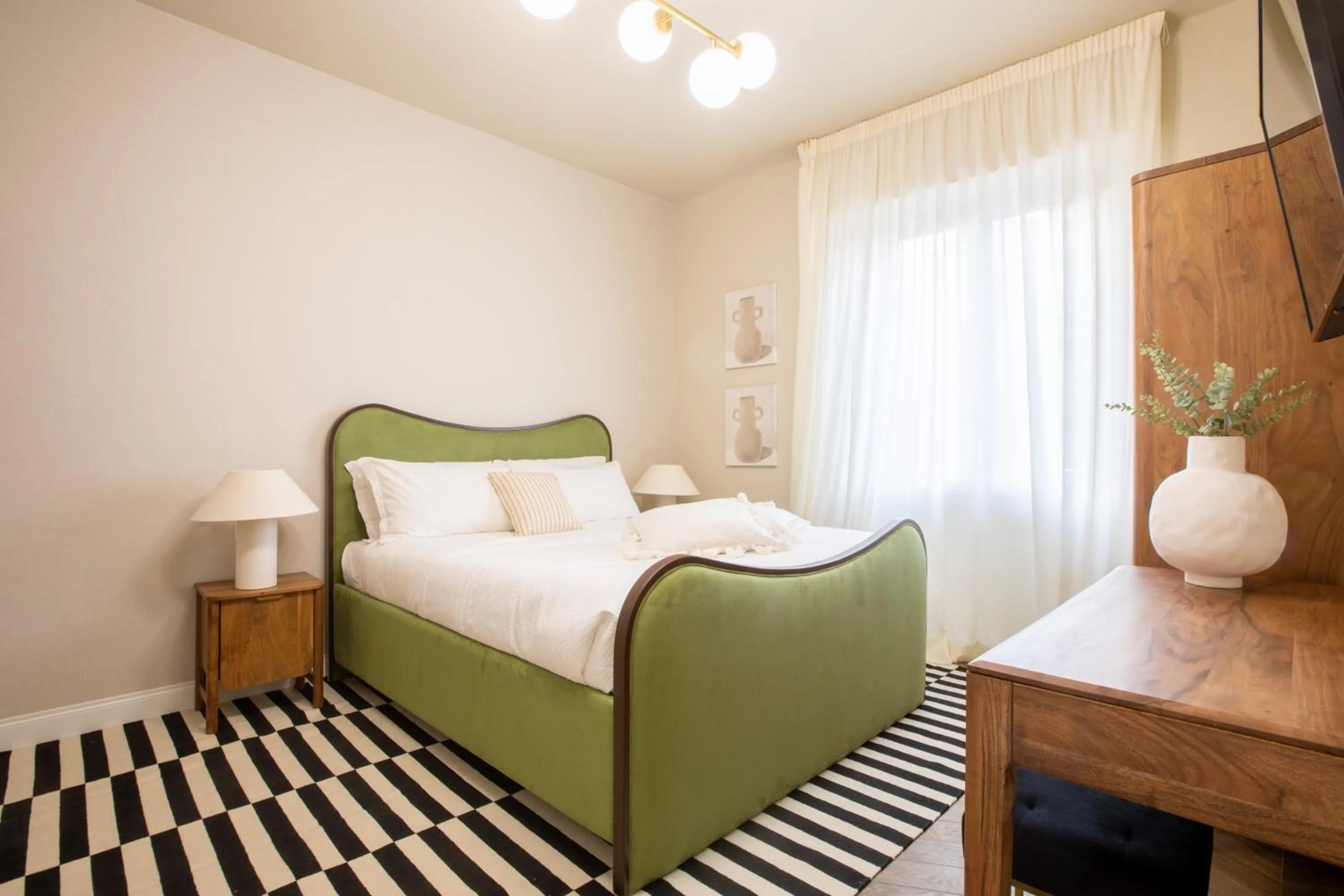 Photo of the whole room, Bed in Daplace - Corso Sempione Suites