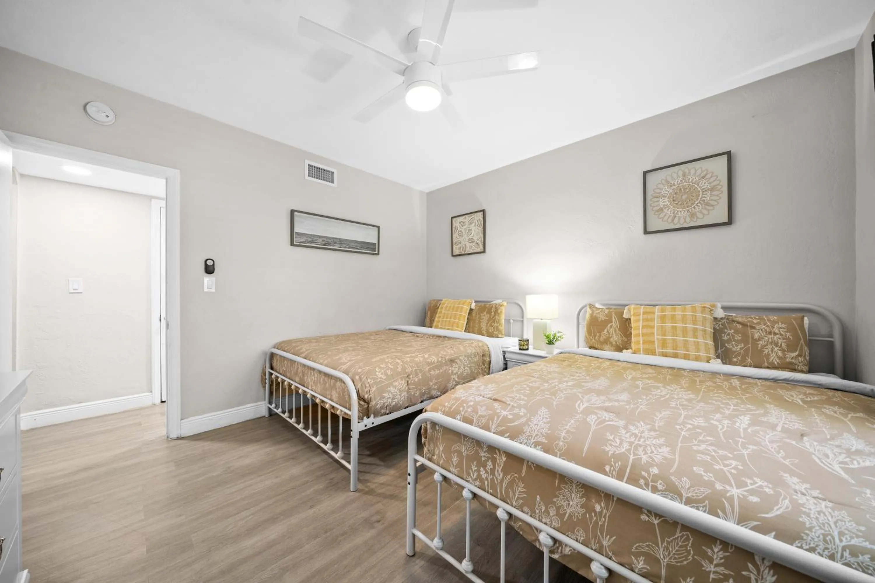 Bed in The Leeward Apartments By Lowkl