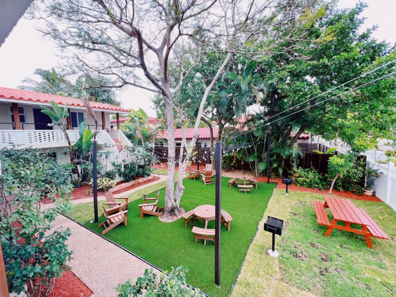 Natural landscape in The Leeward Apartments By Lowkl