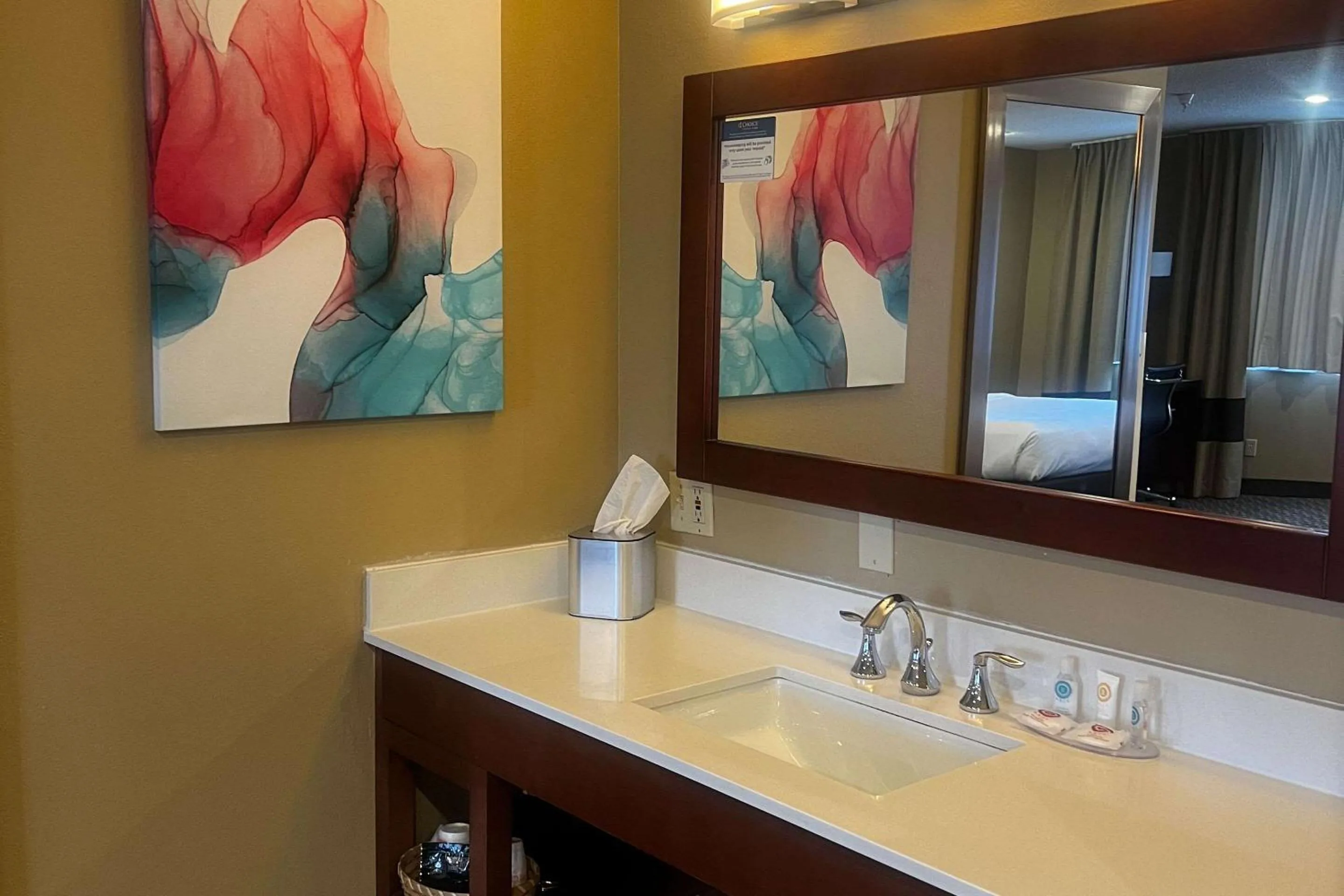 Bedroom in Comfort Inn Colville