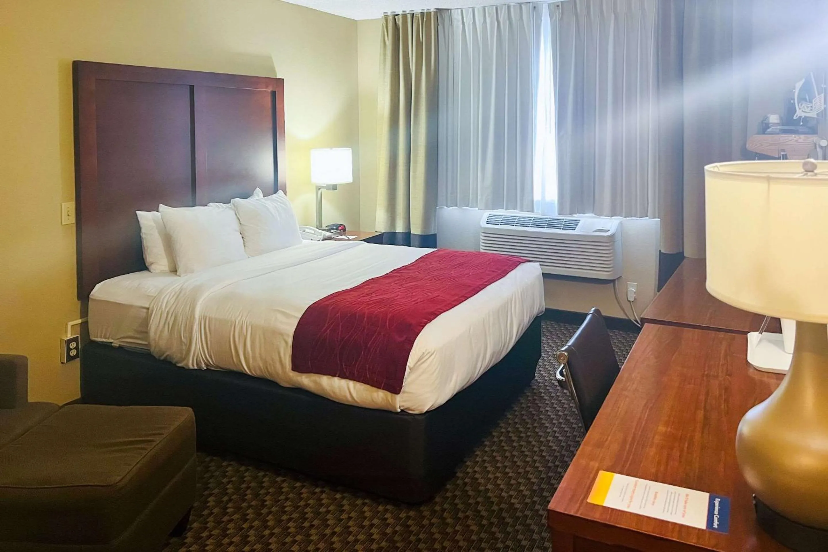 Bedroom, Bed in Comfort Inn Colville