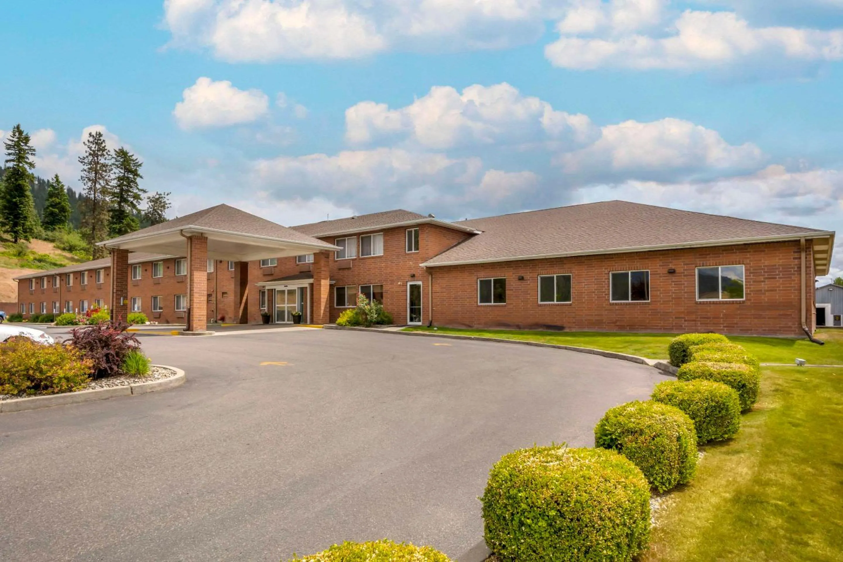 Property building in Comfort Inn Colville