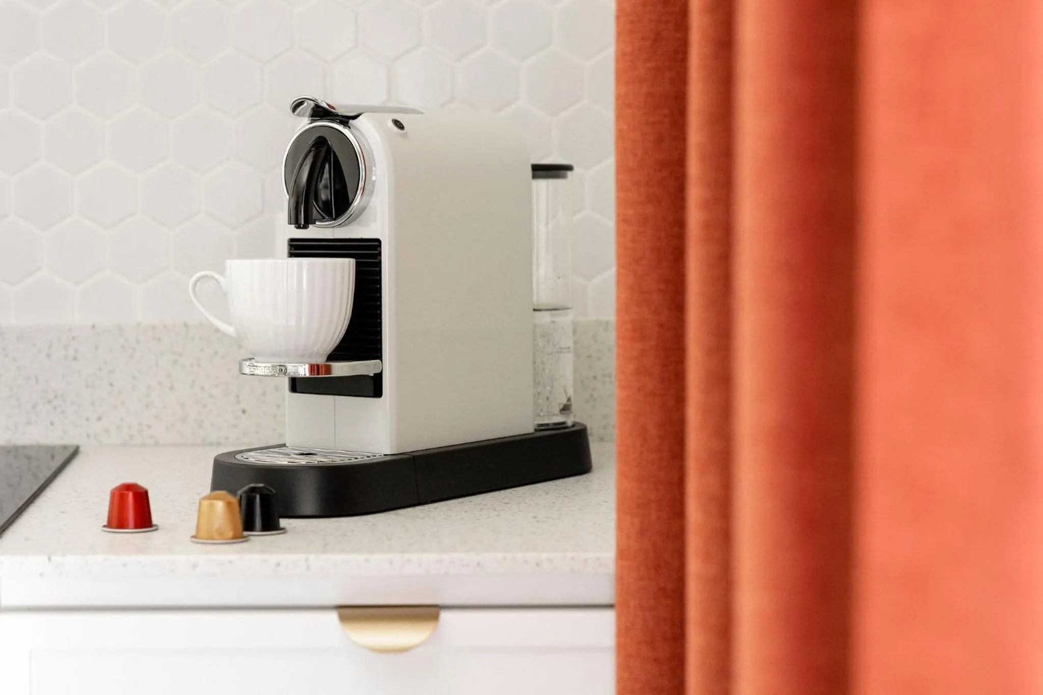 Coffee/tea facilities in Baltic Wave Boutique Apartments with sauna and gym