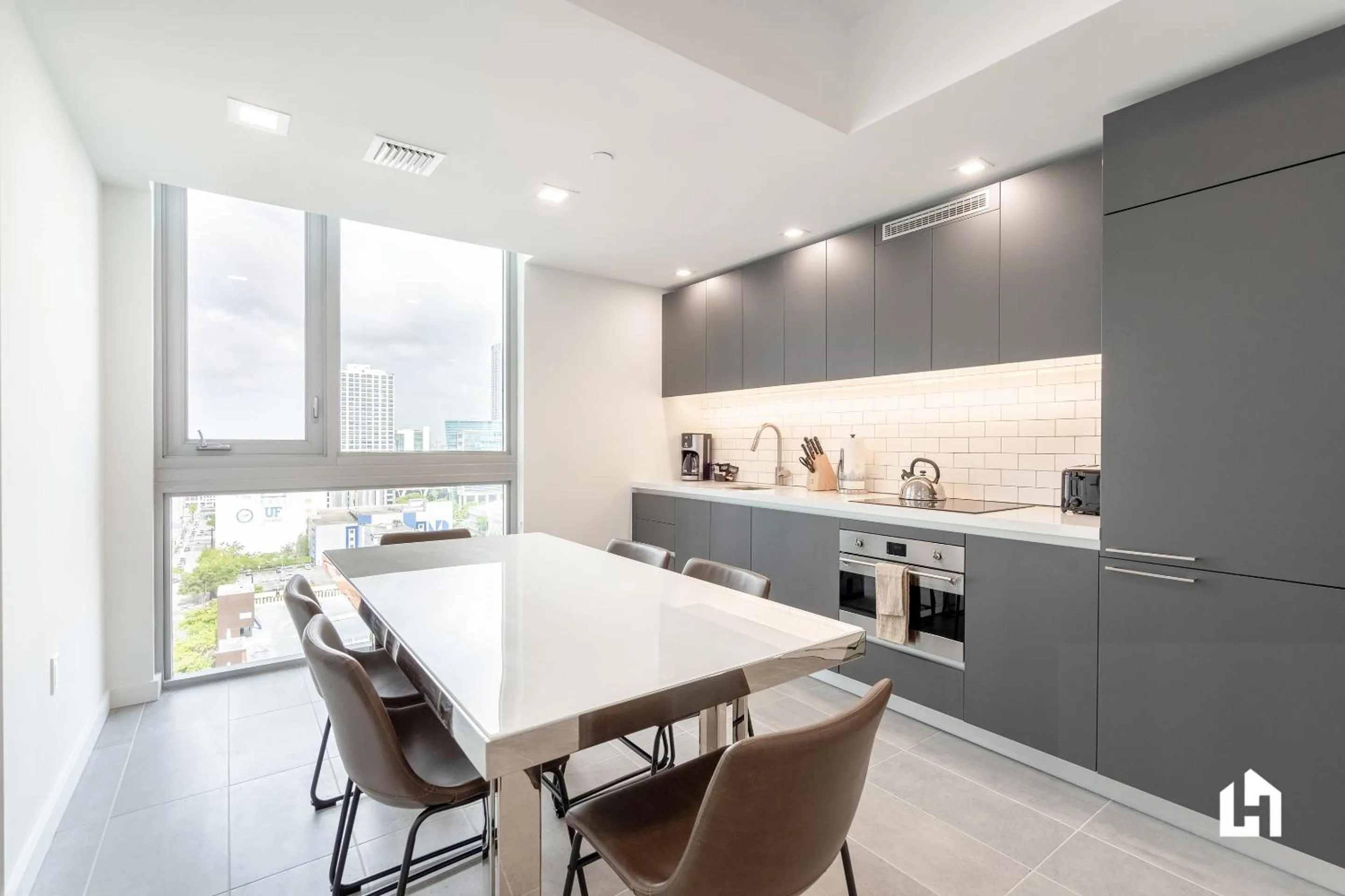 Kitchen or kitchenette in Downtown Miami Condos by Lua Host