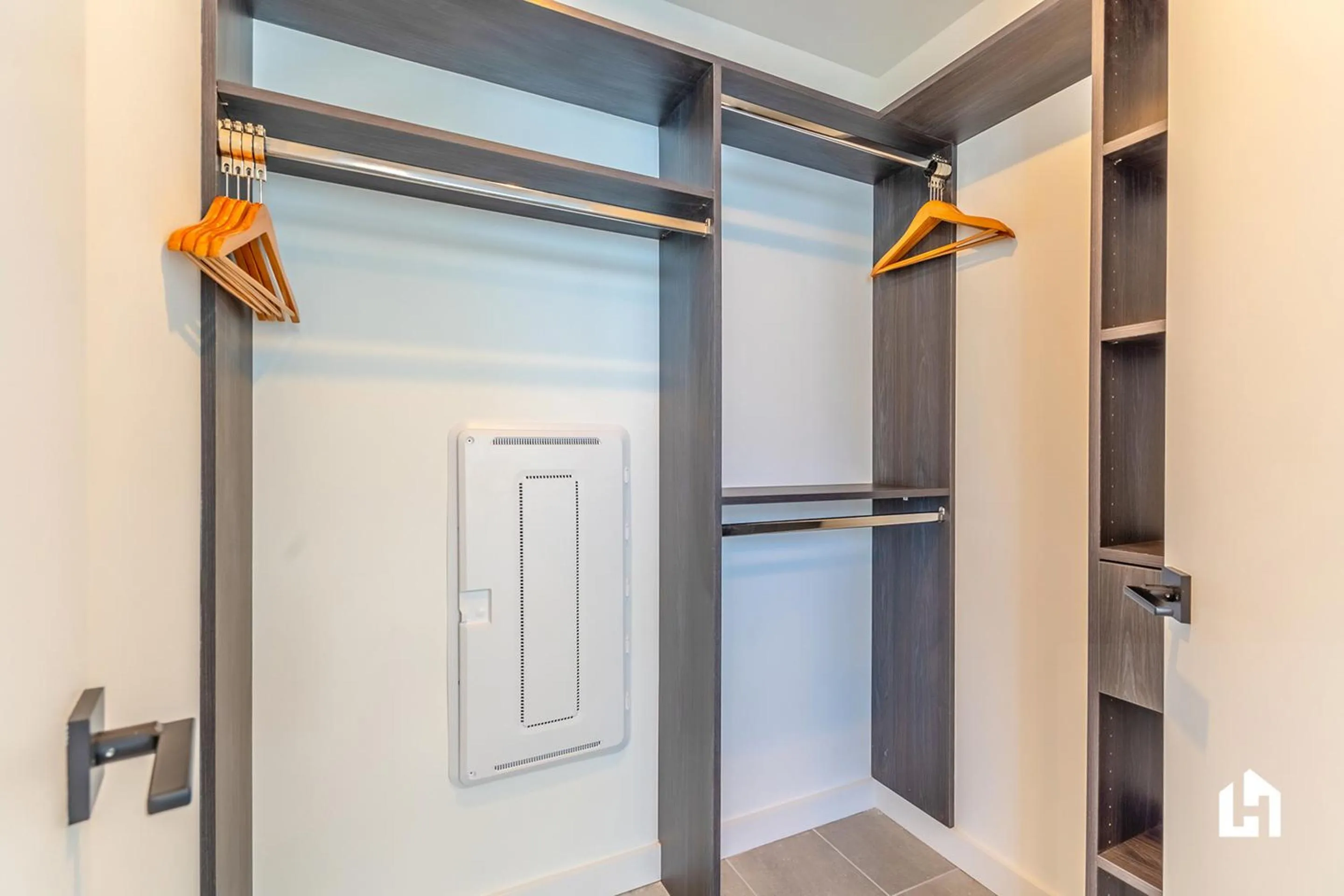 wardrobe in Downtown Miami Condos by Lua Host