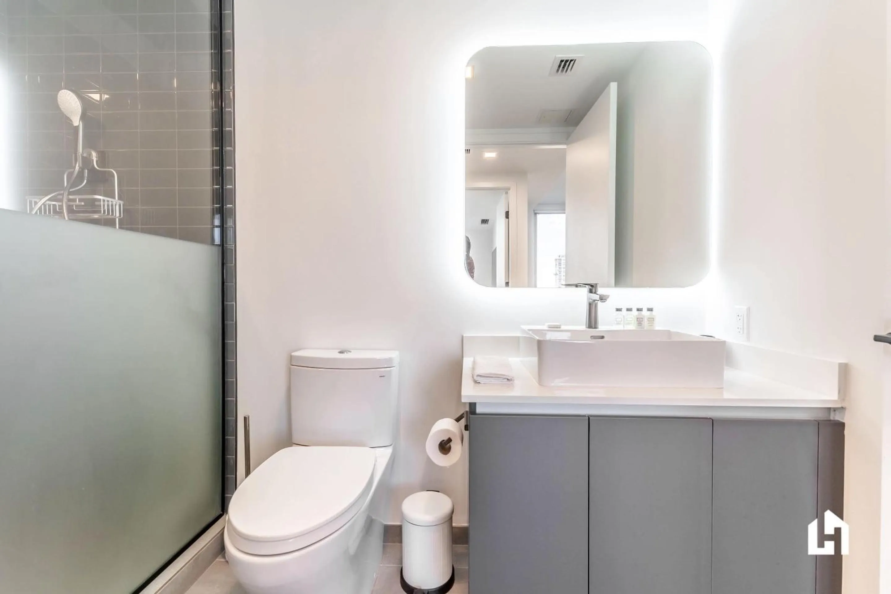 Bathroom in Downtown Miami Condos by Lua Host