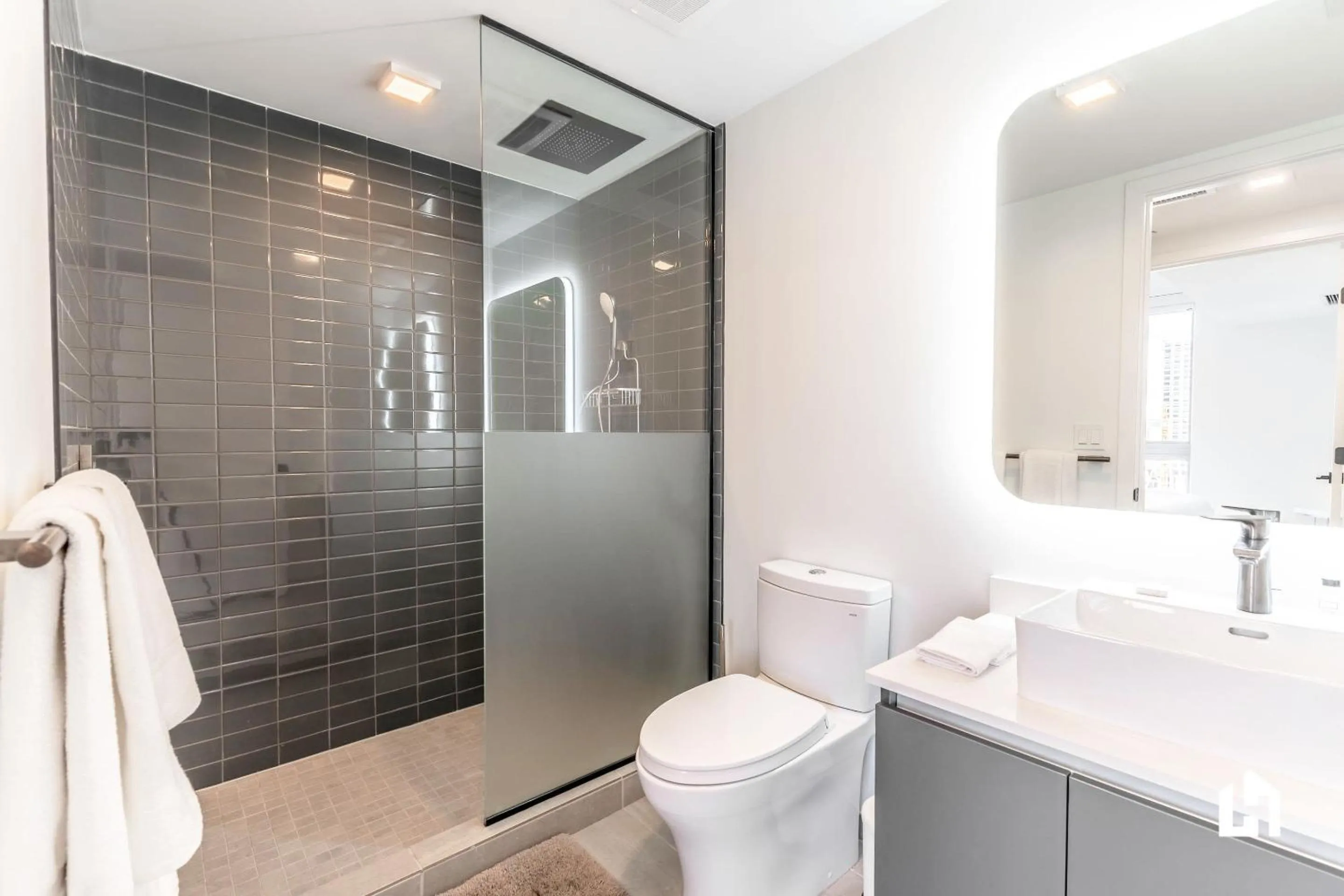 Bathroom in Downtown Miami Condos by Lua Host