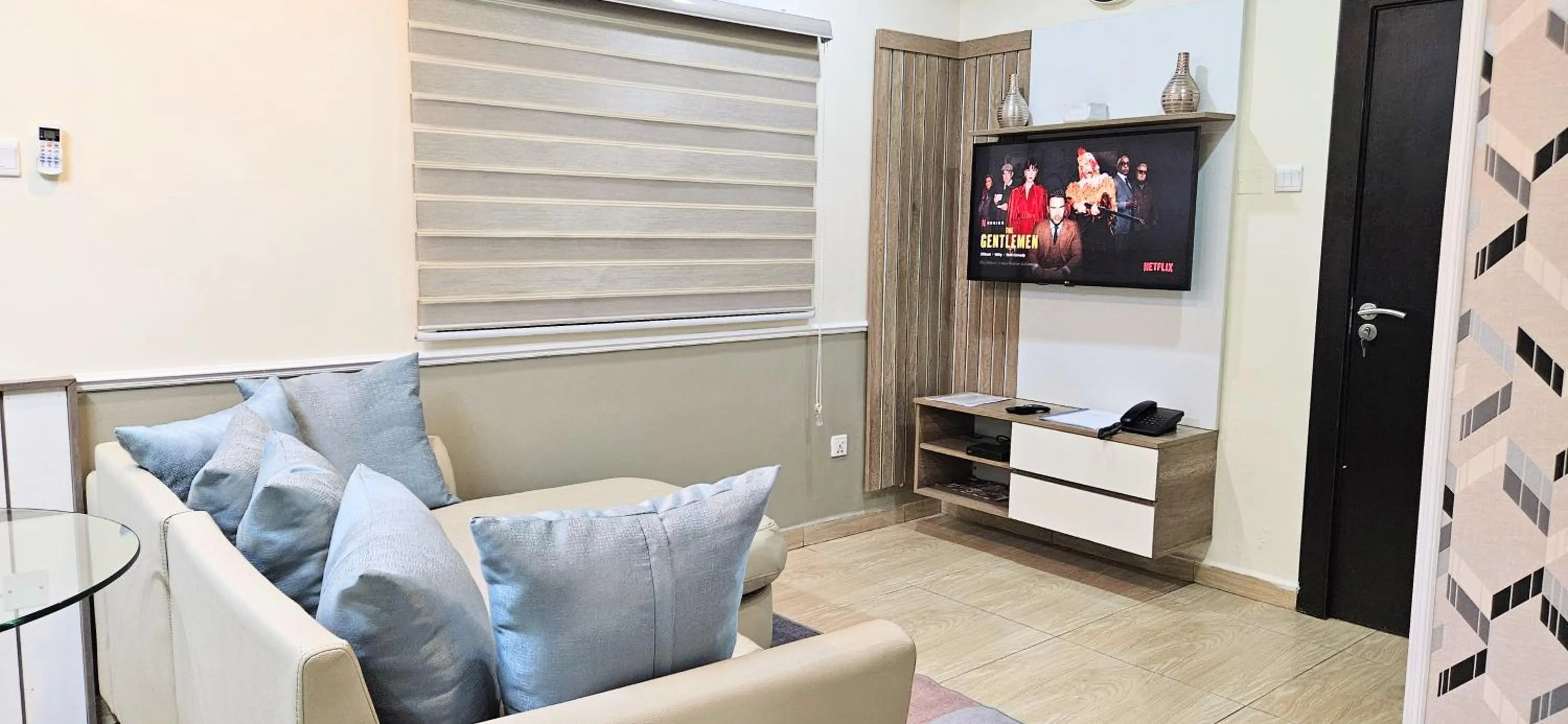 TV and multimedia in The Leneade - City Centre at Wuse 2