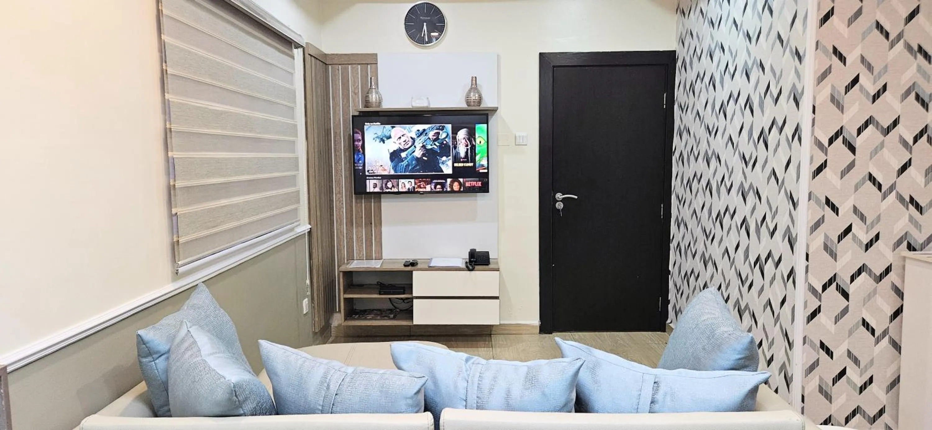 TV and multimedia in The Leneade - City Centre at Wuse 2