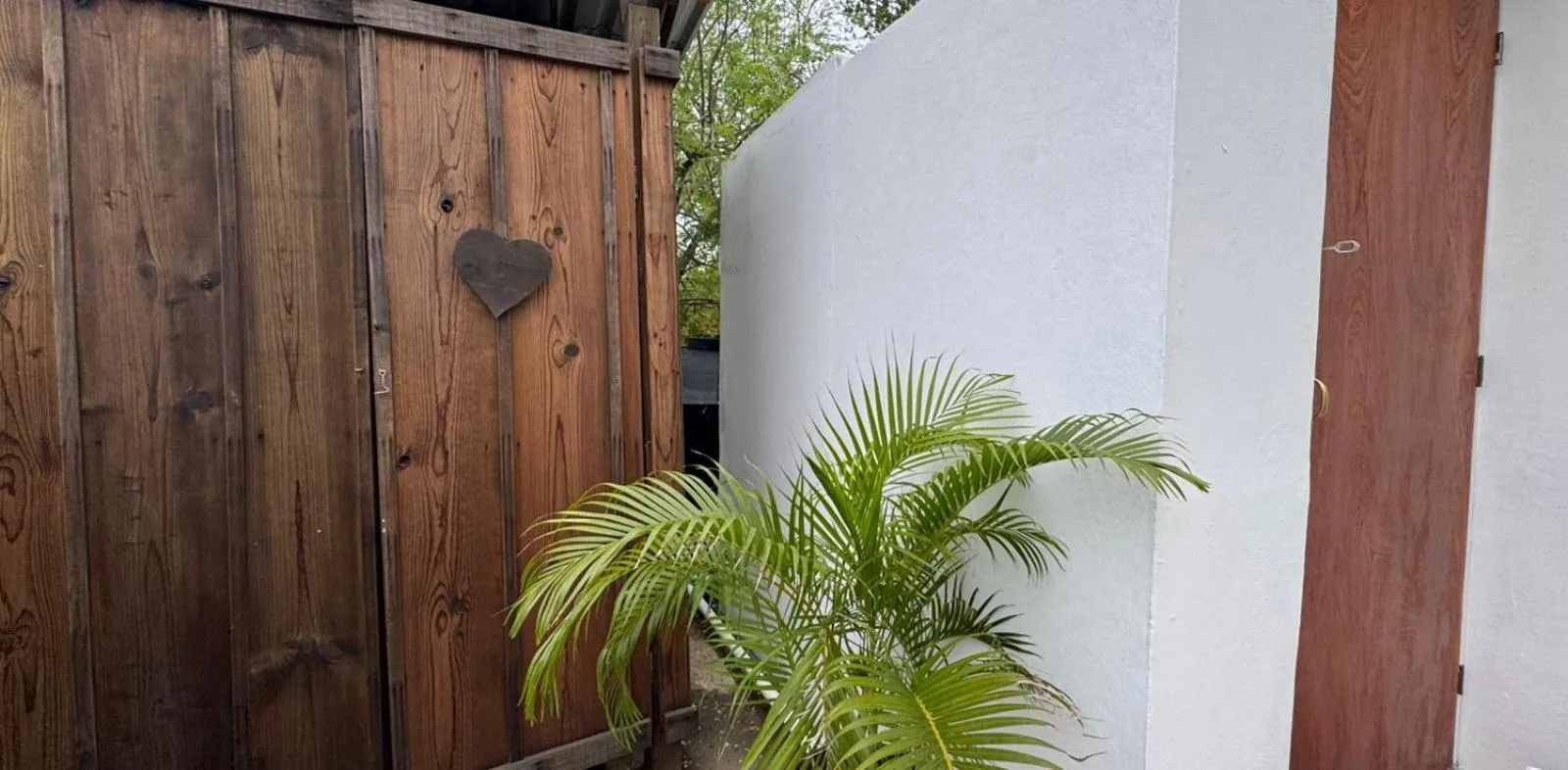 Shower in El Eden Escondido