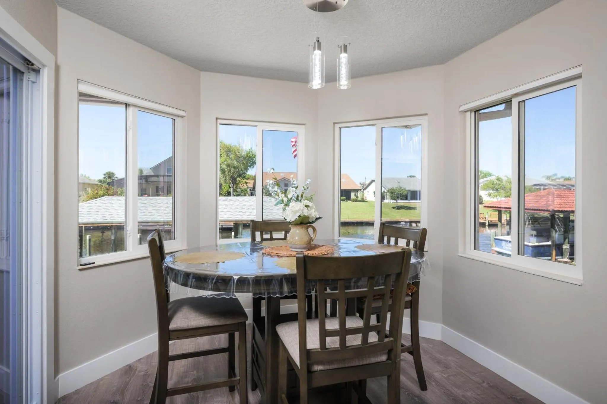 Property building in 9863SSLNGPCNH - Smooth Sailing