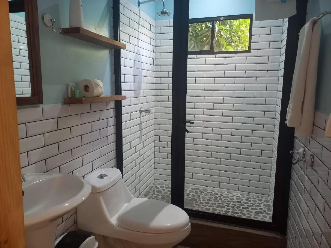 Shower in HOTEL EL VIAJERO