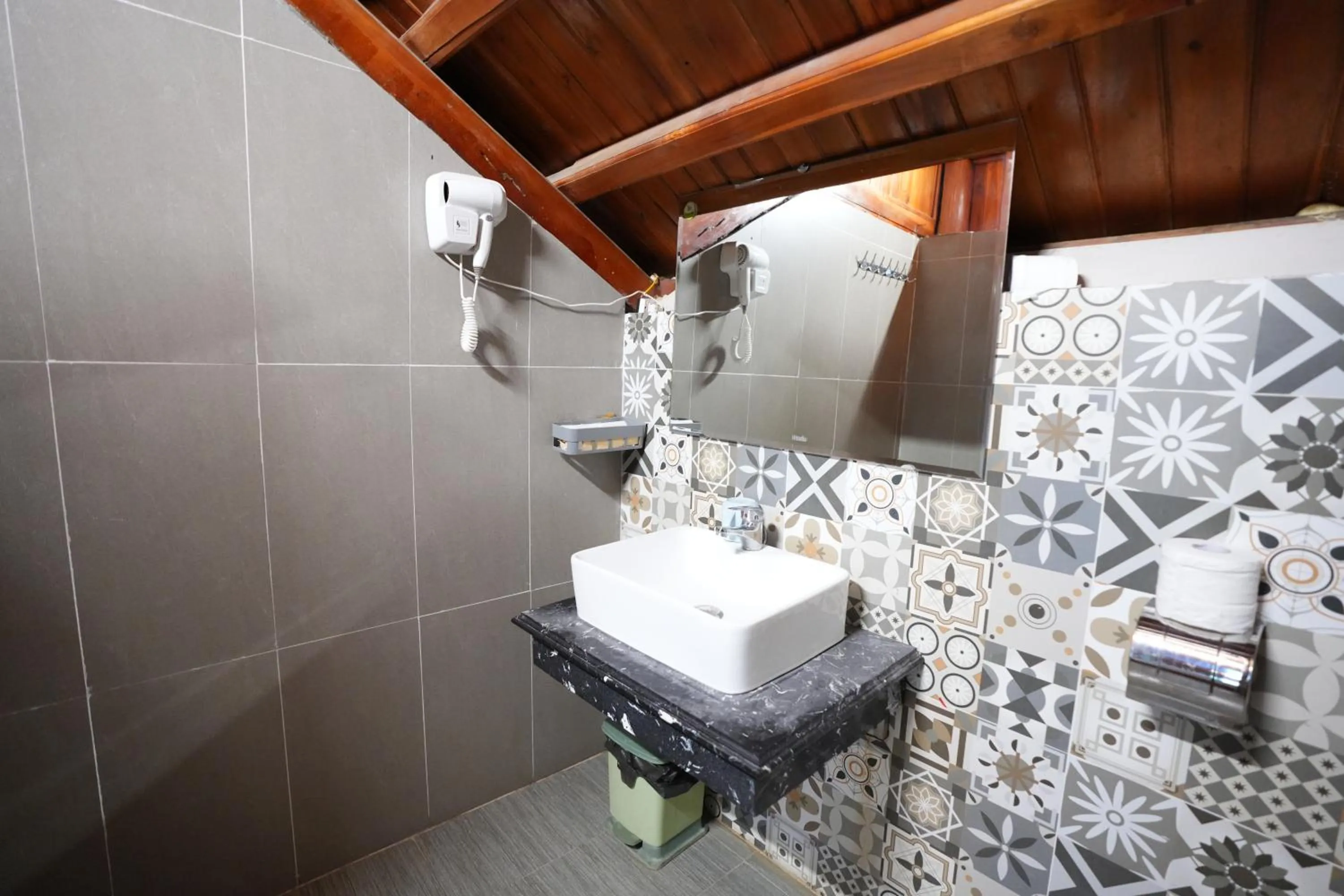 Bathroom in Cat Ba SOL Beach