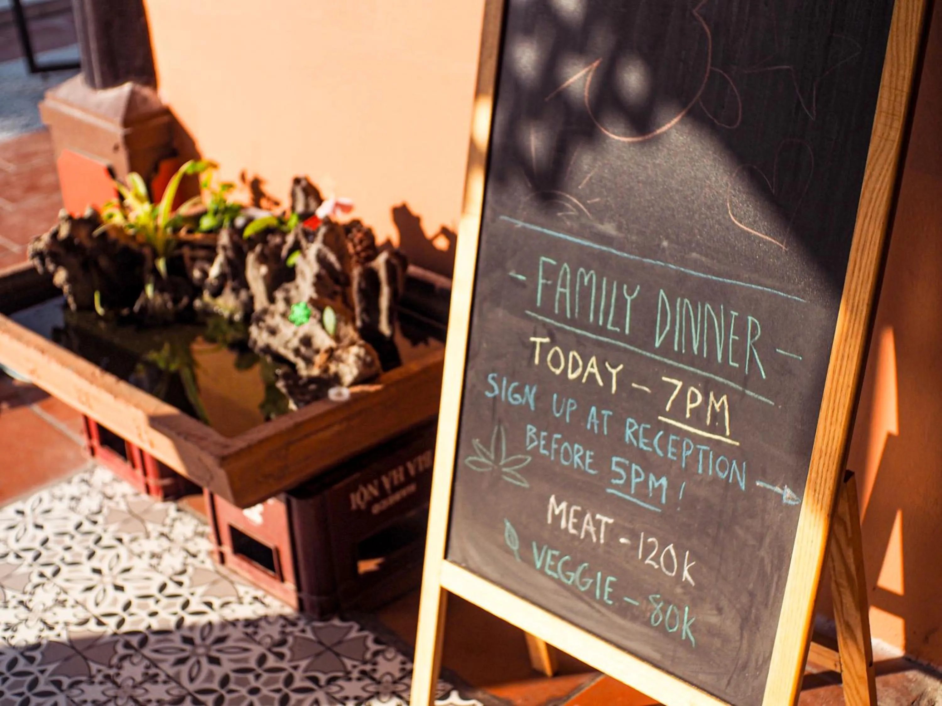 Restaurant/places to eat in Cat Ba SOL Beach