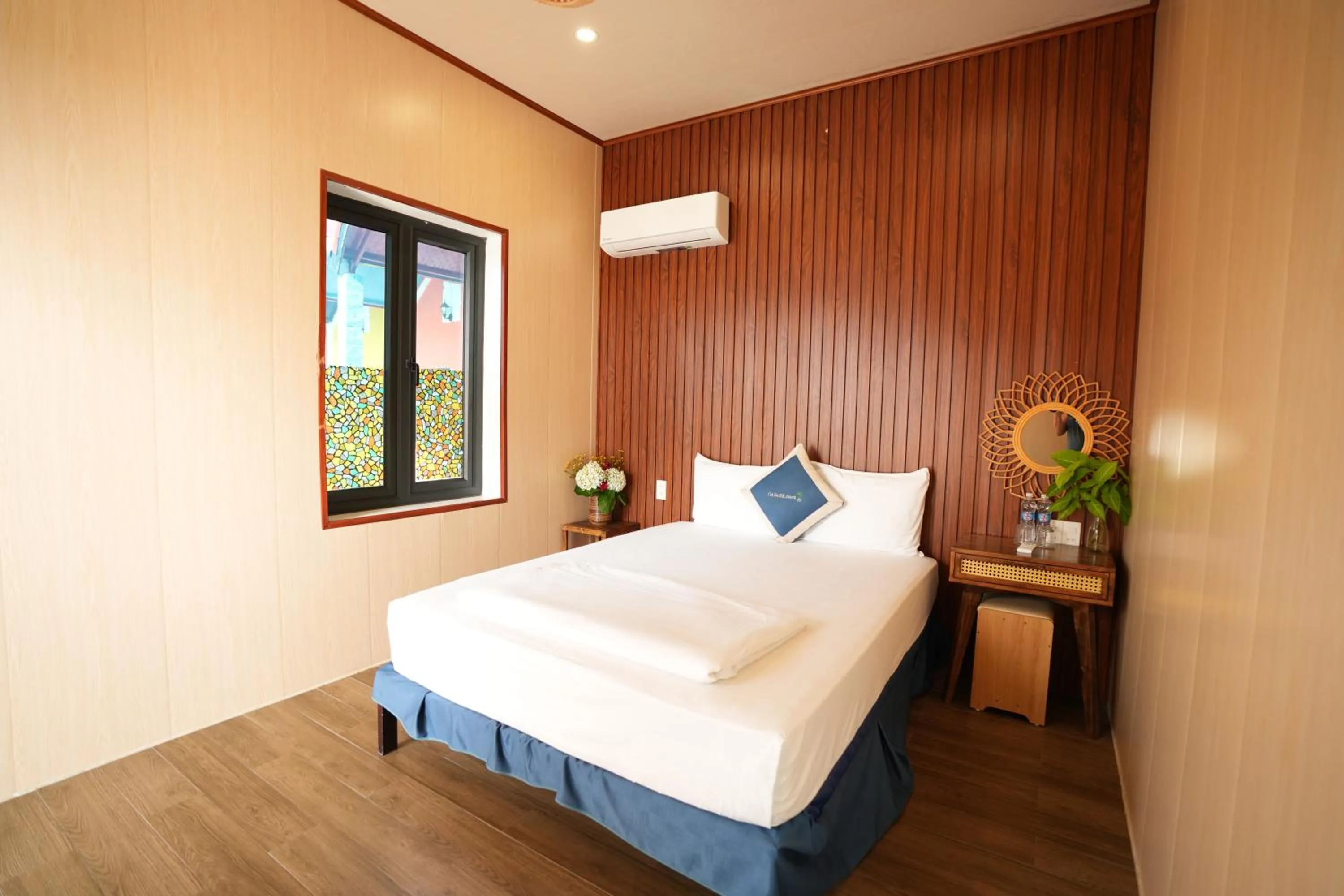 Bed in Cat Ba SOL Beach