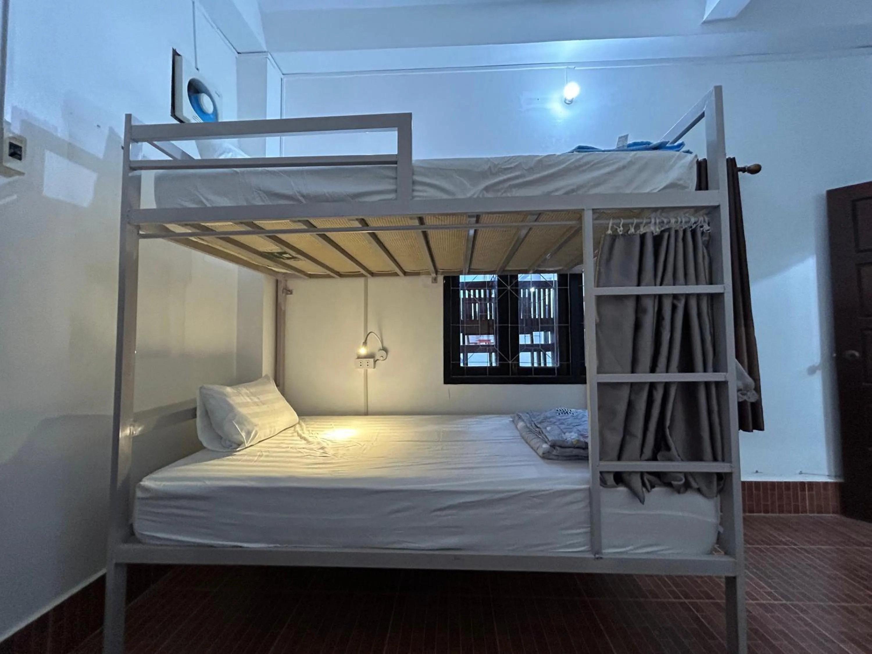 Bed in Vang Vieng Backpackers Hostel