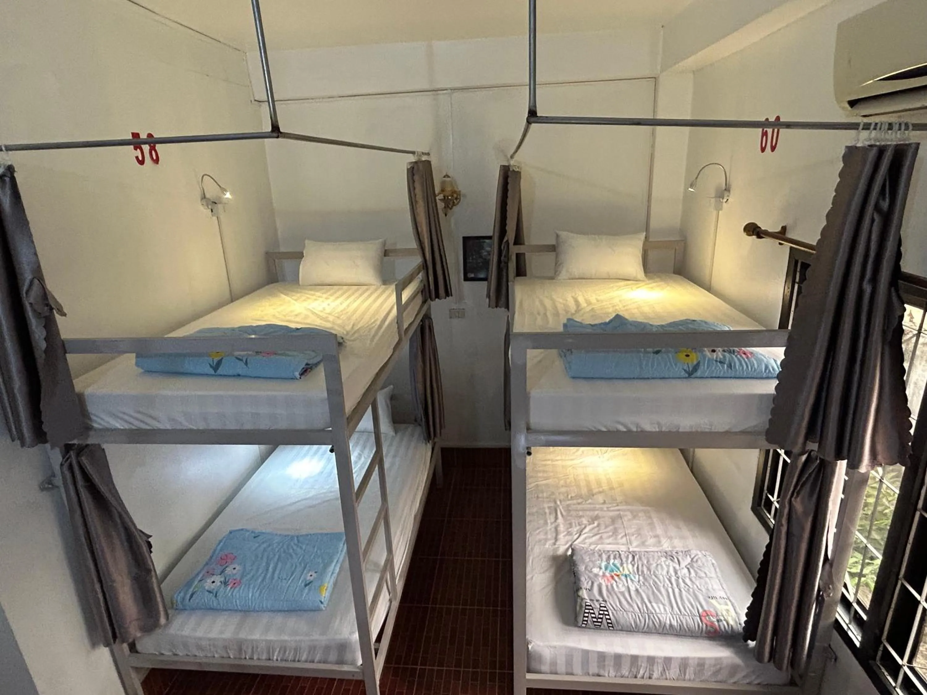 Bed in Vang Vieng Backpackers Hostel