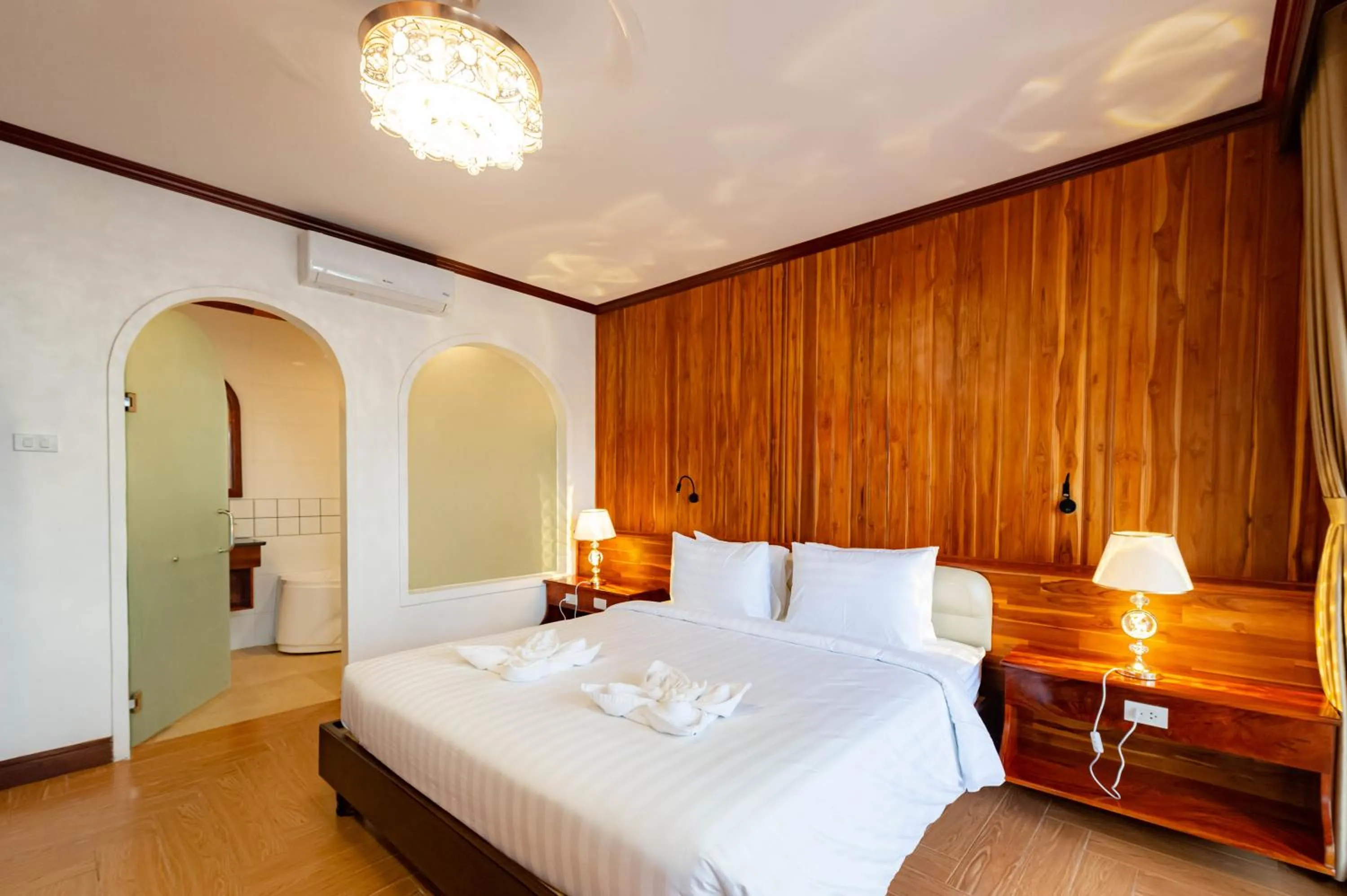 Bed in LuangPrabang Center Hotel