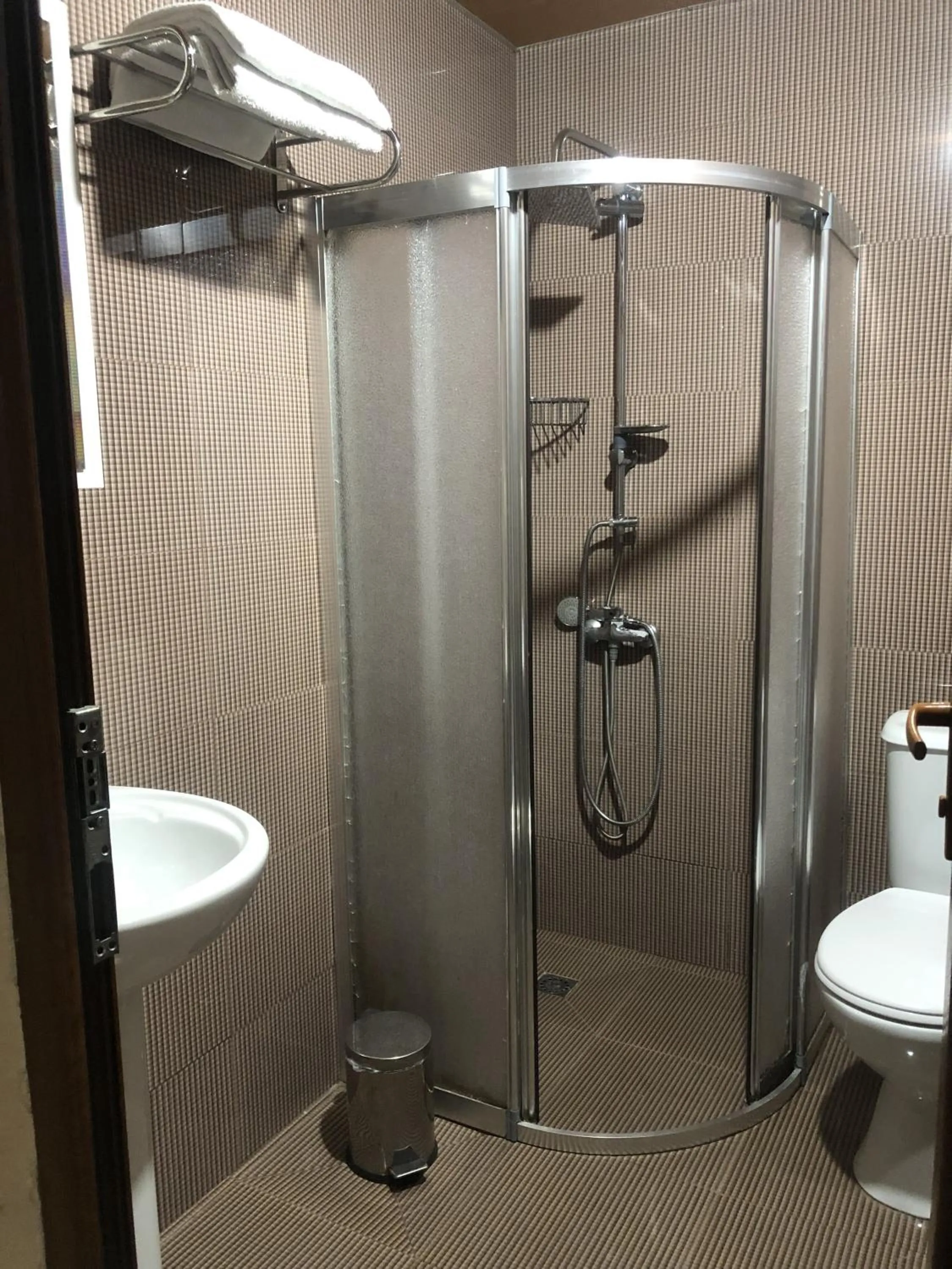 Shower in Hotel My Rose