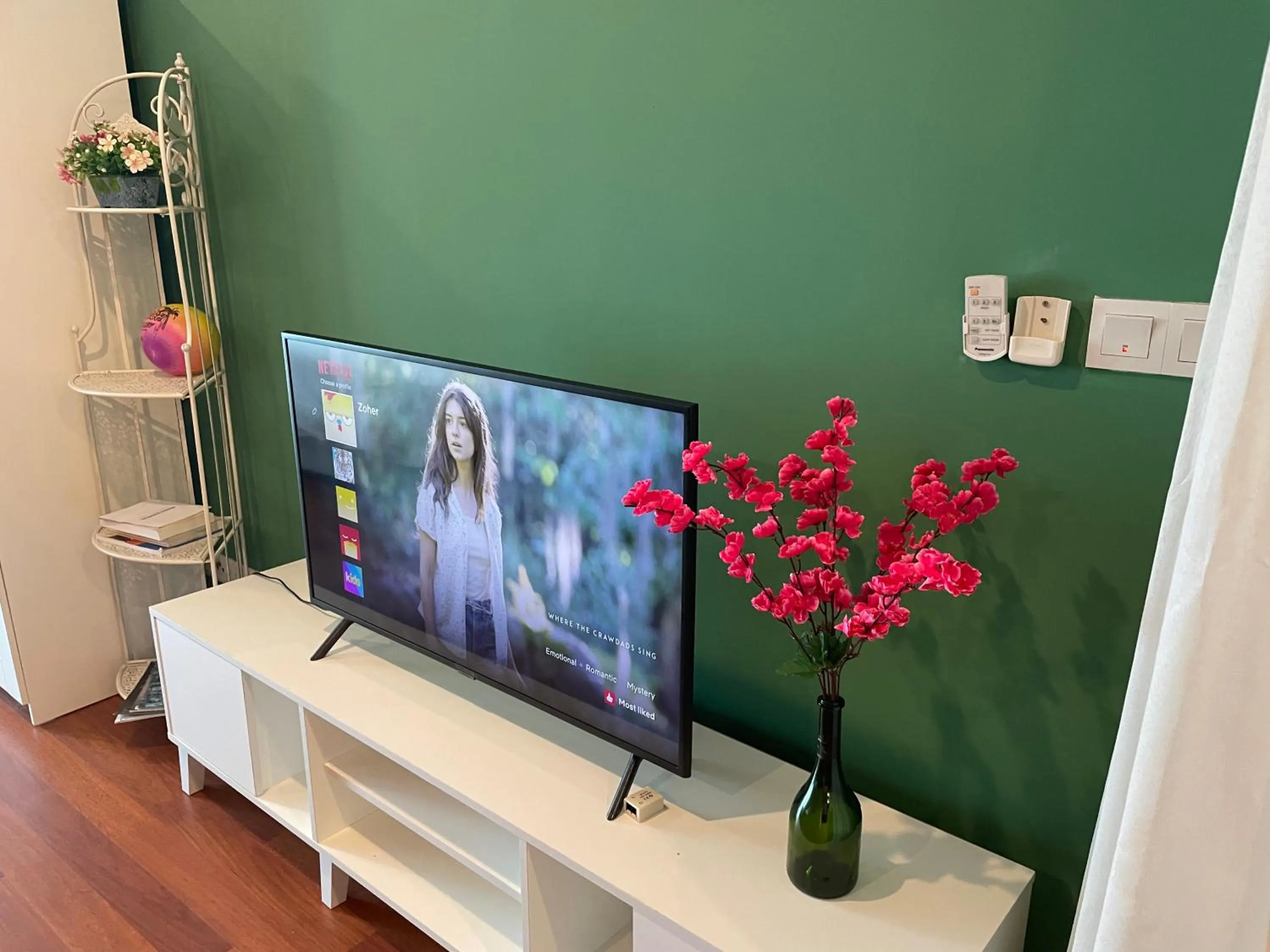 Evening entertainment in Mercu Summer Suite KLCC by Kuminshu